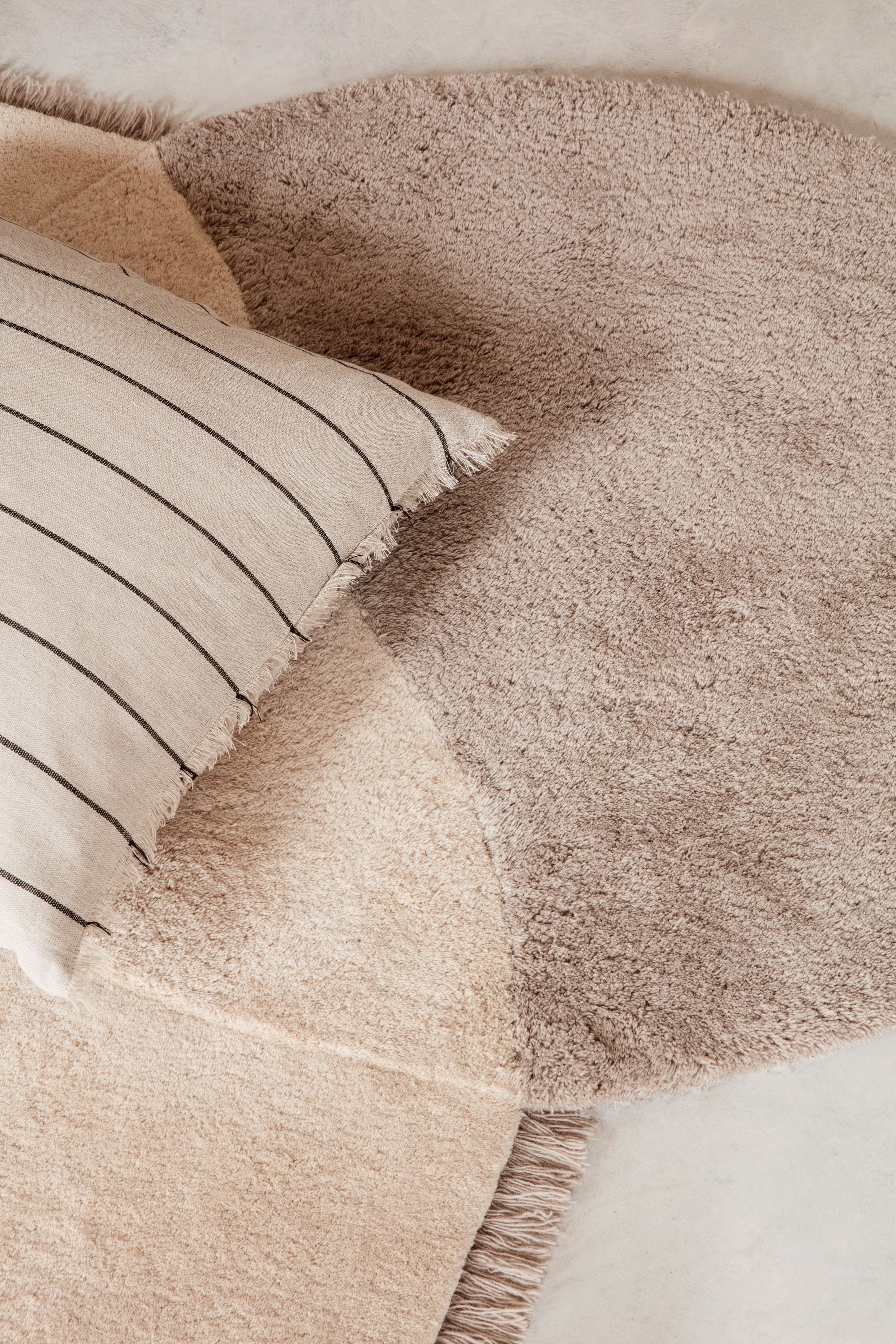VIEW beige rug