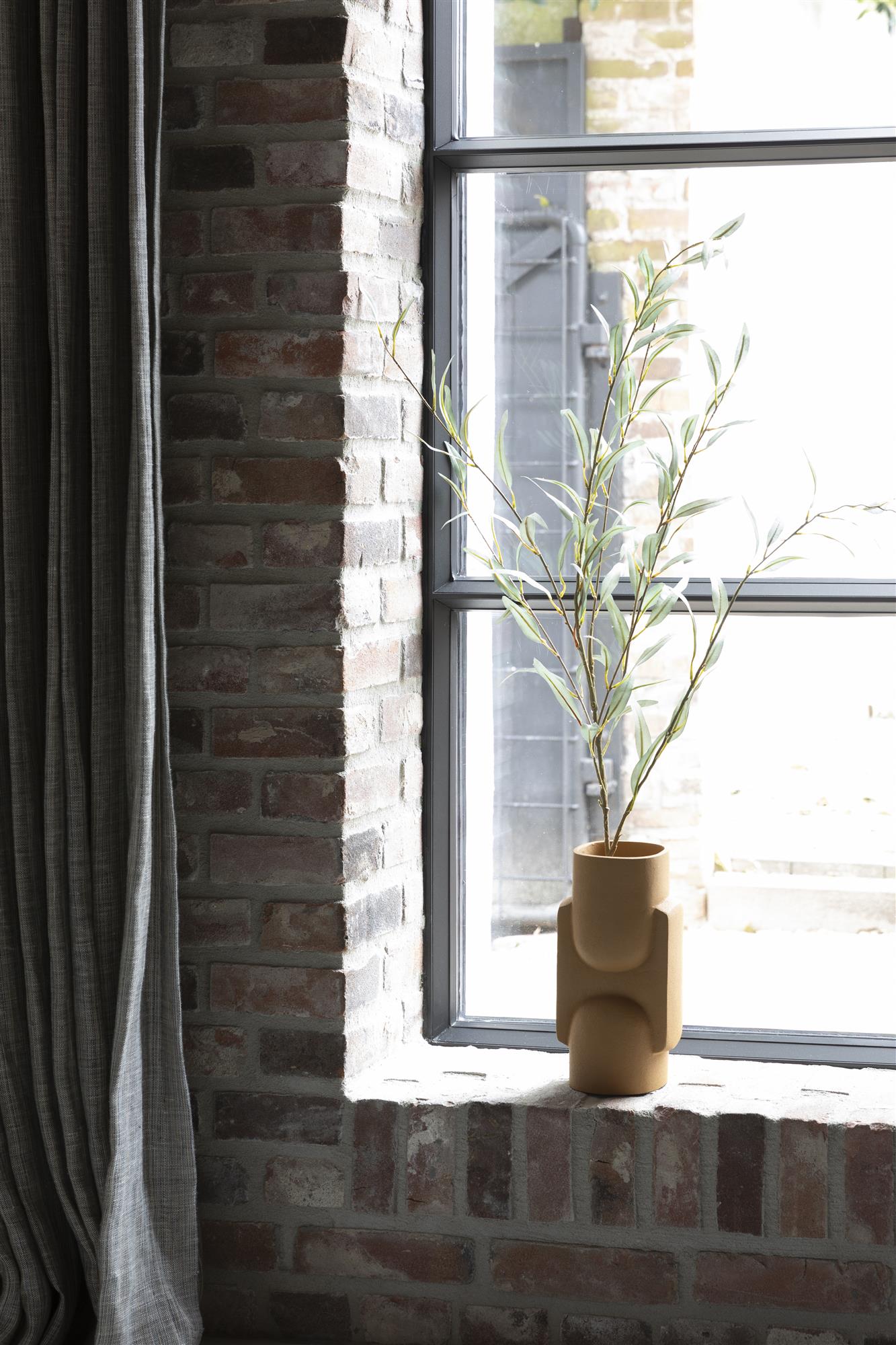 SANTOS mustard vase