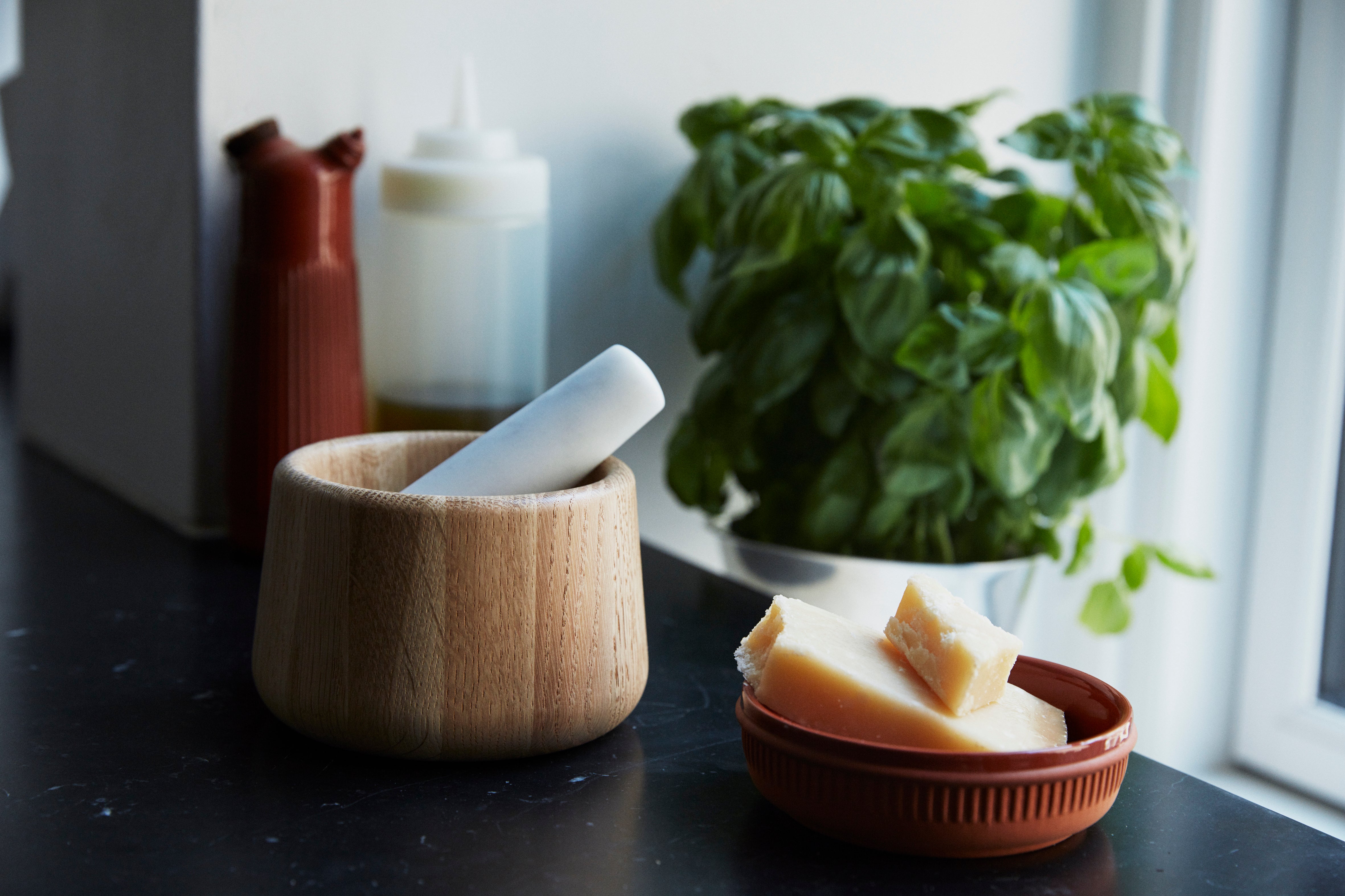 CRAFT Oak Wood Mortar with White Marble