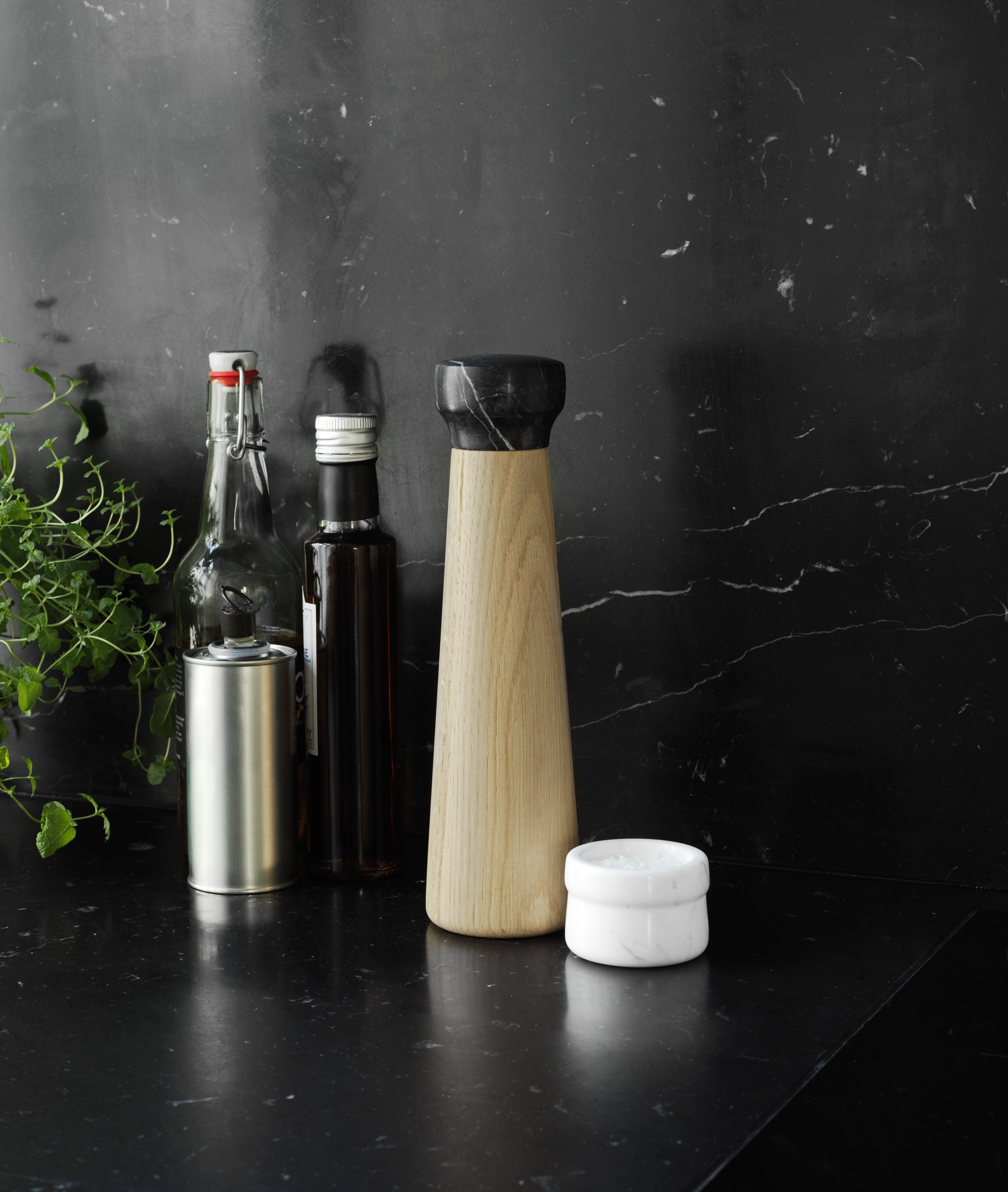CRAFT Oak Wood Pepper Mill with Black Marble