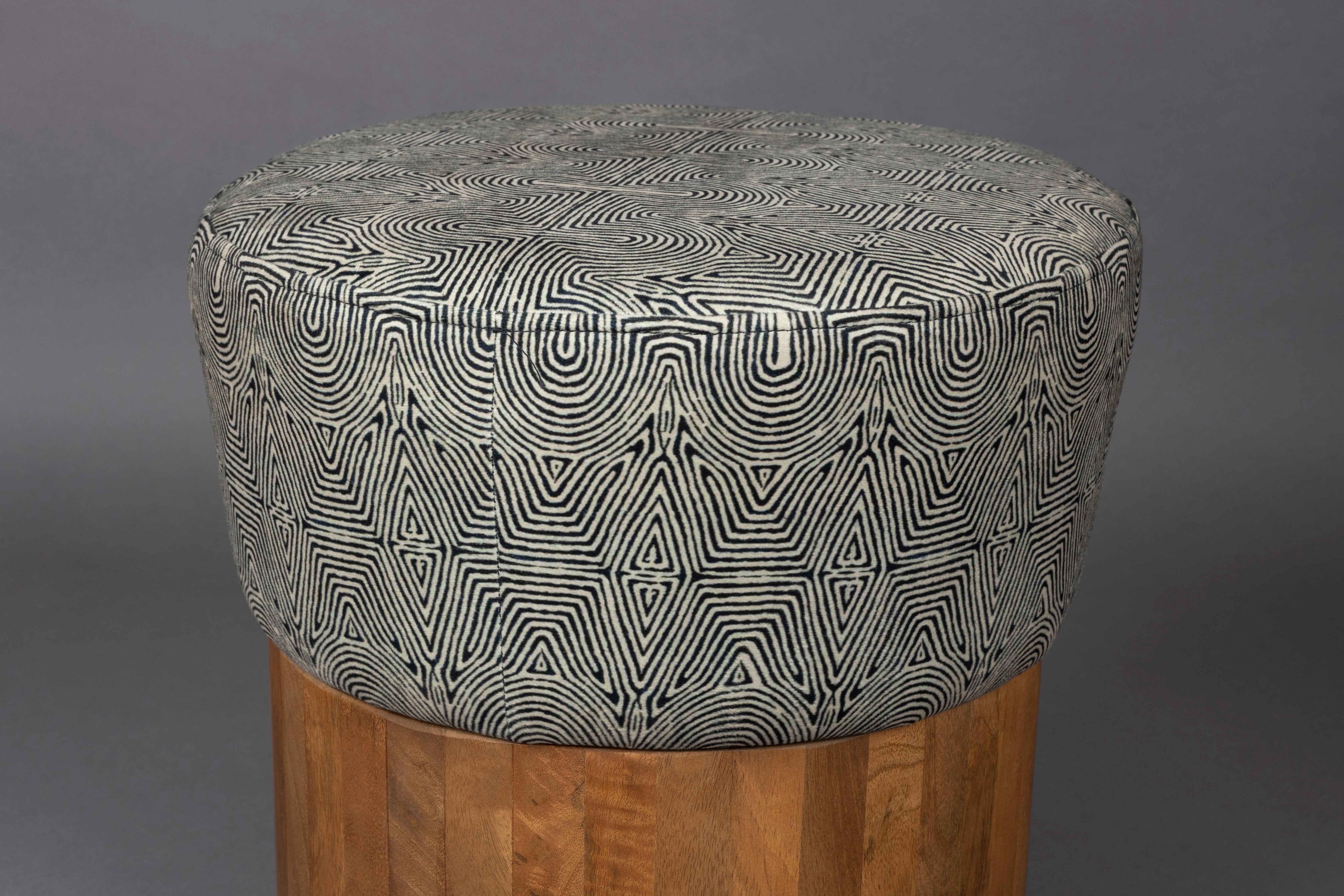 FRAGMENT stool made of mango wood with a black pattern