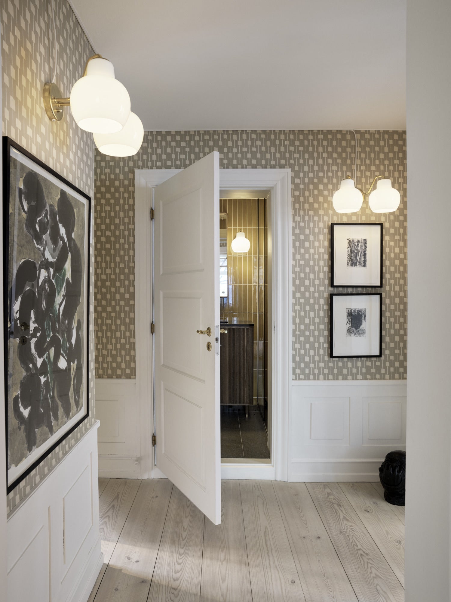 Wandleuchte VL RING CROWN 2 weiß mit messingfarbenem Sockel