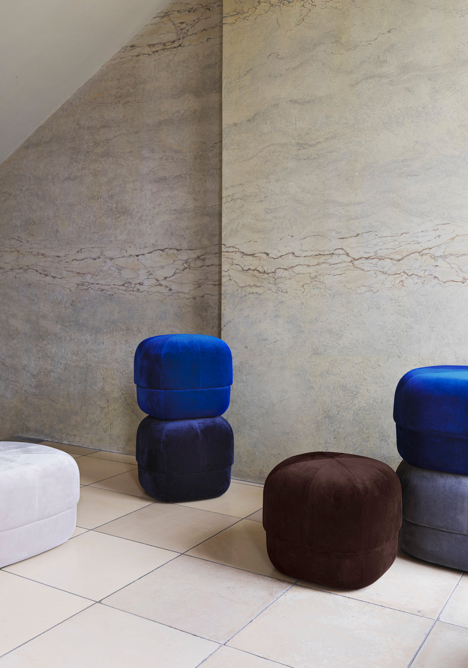 Burgund Pouf
