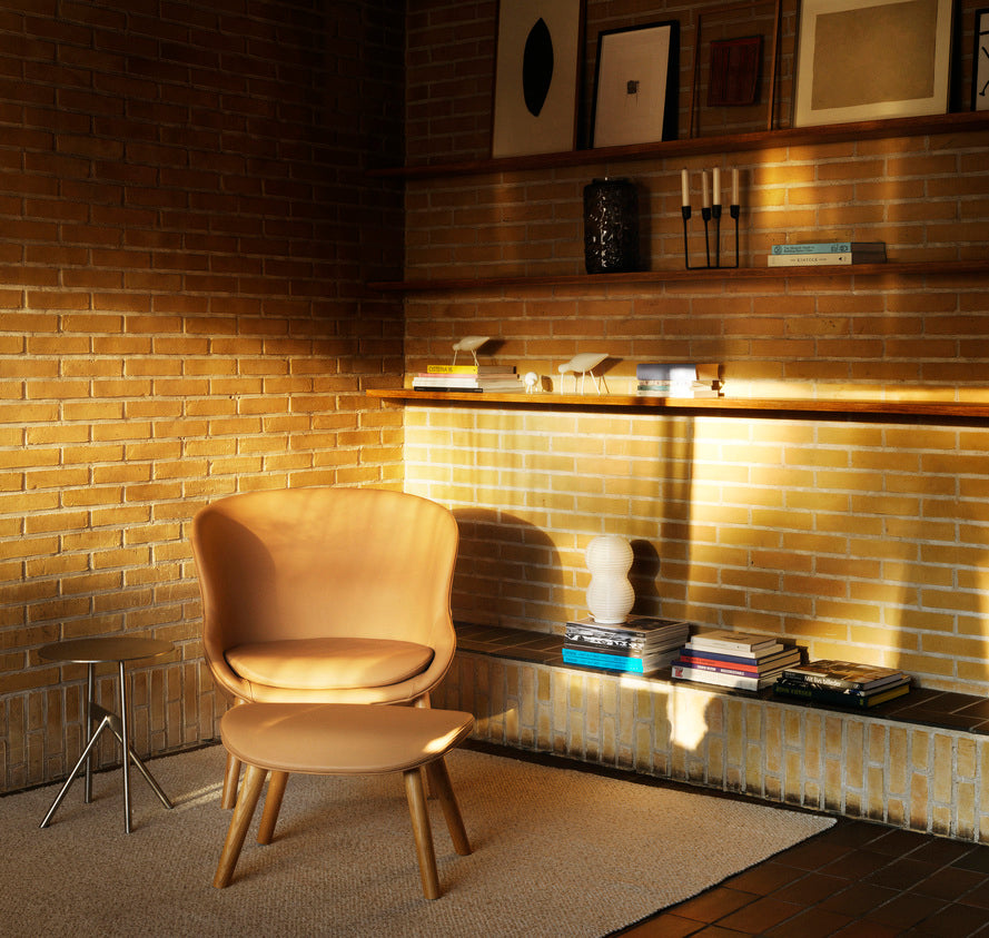 Hyg Upholstered footrest with an oak base