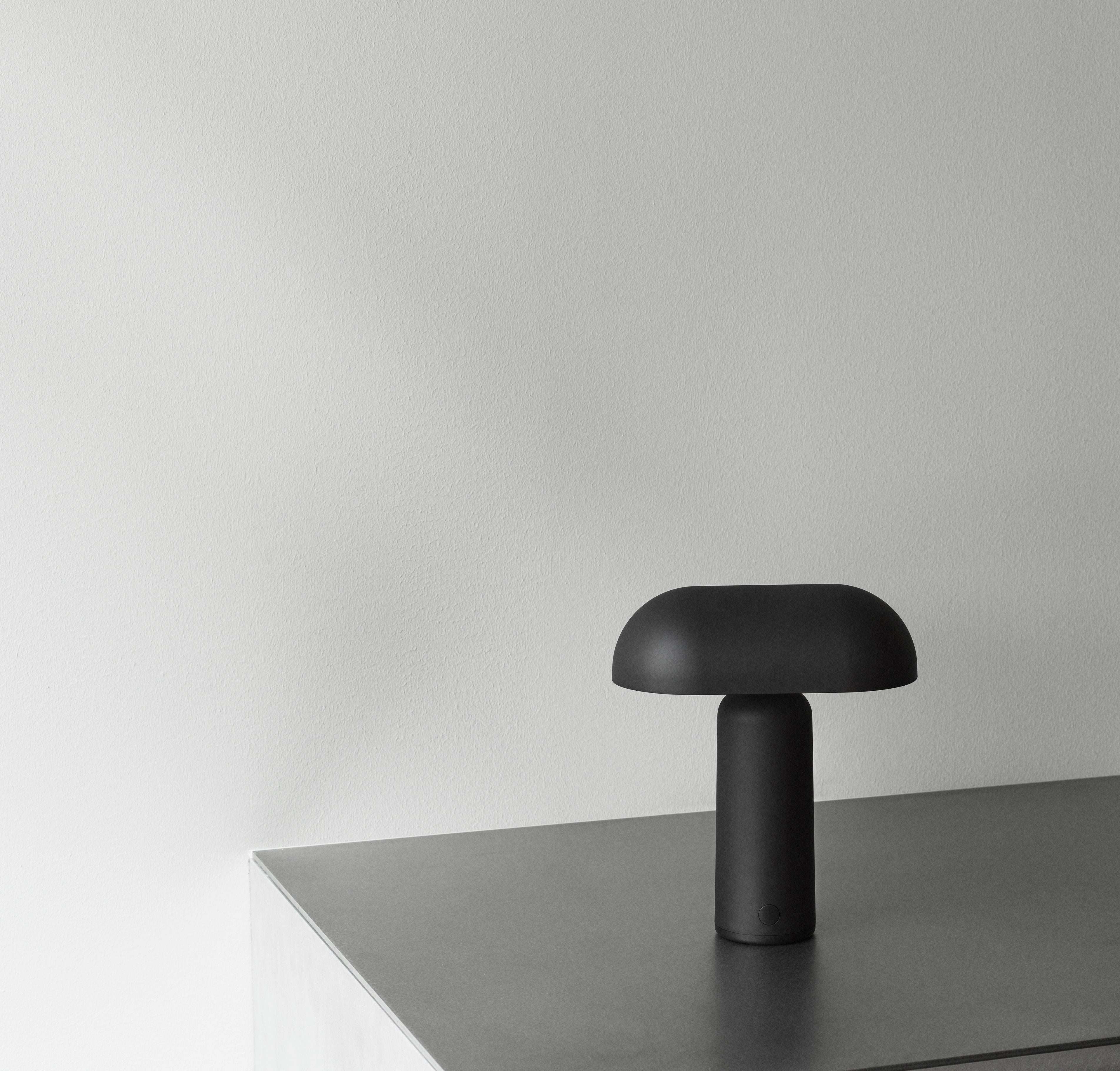 PORTA portable lamp black