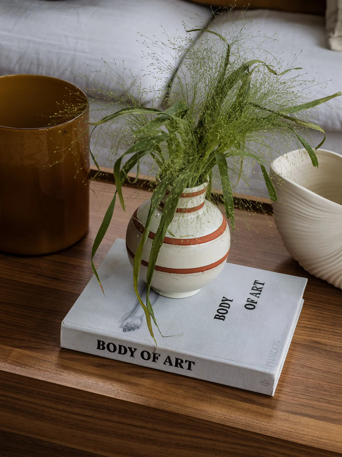 Non-woven paper wallpaper with a plant pattern NOCTURNE gold with beige