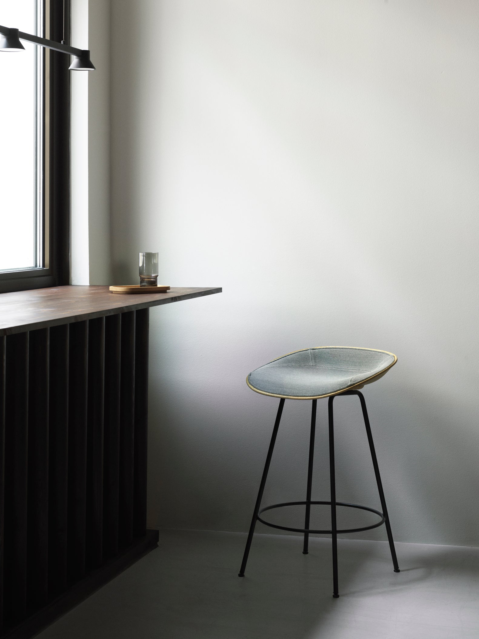 Bar chair Upholstered beige mat with a cream base