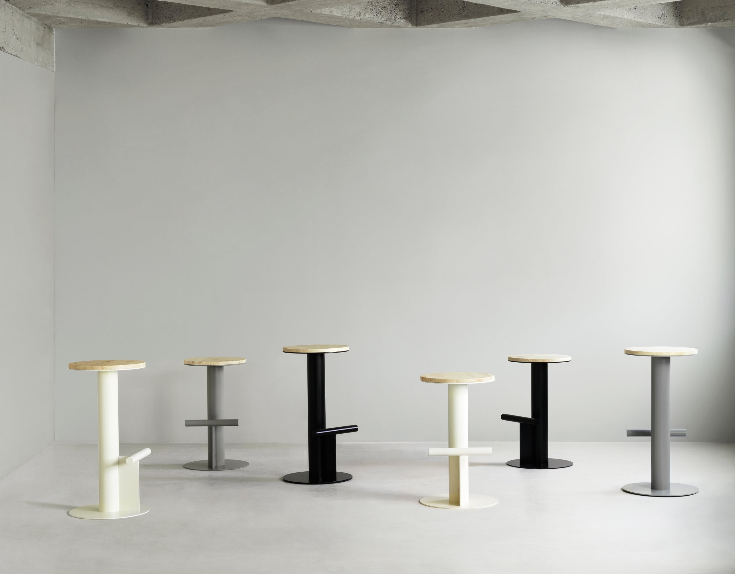 Black bar chair