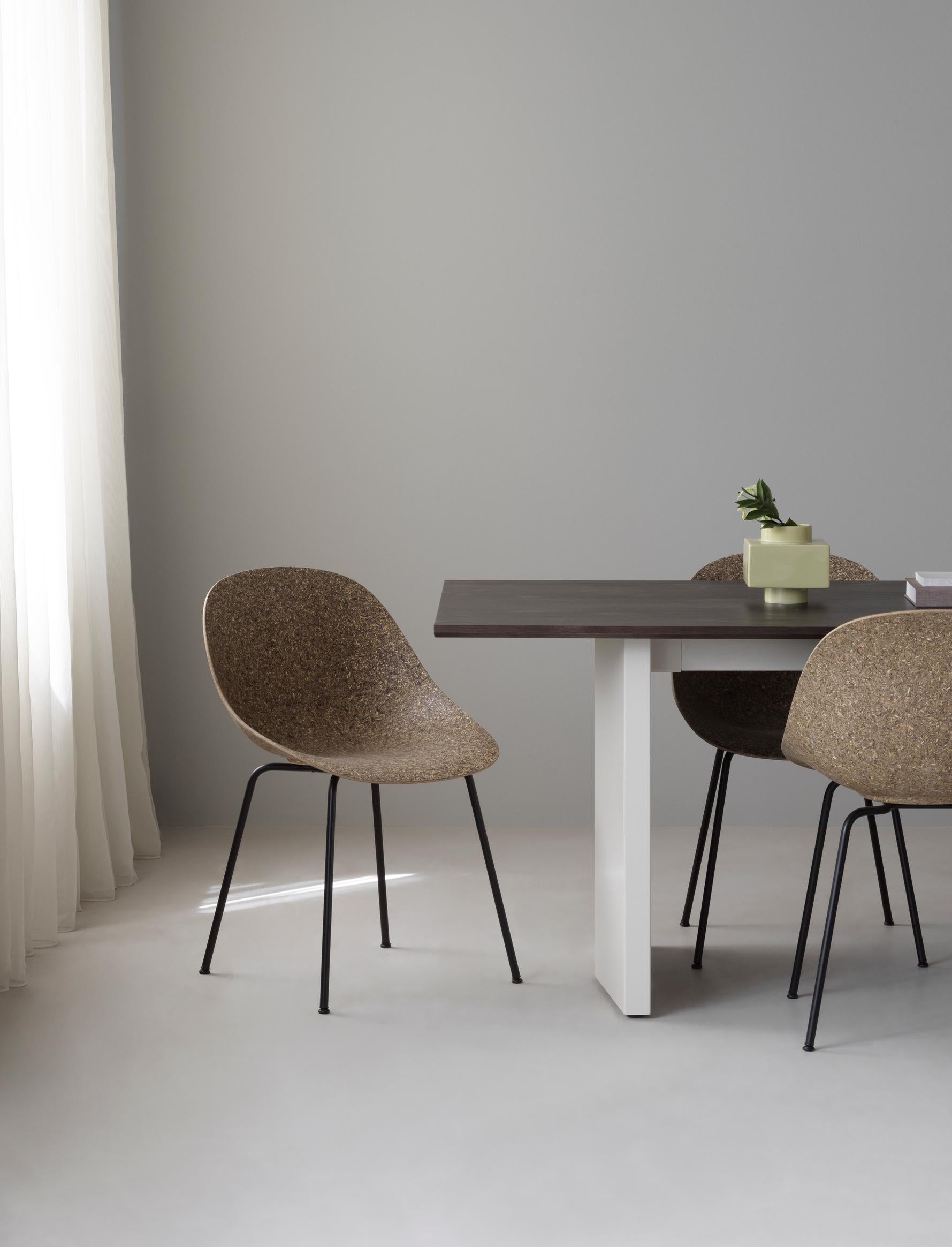 Creme -Panel -Tisch