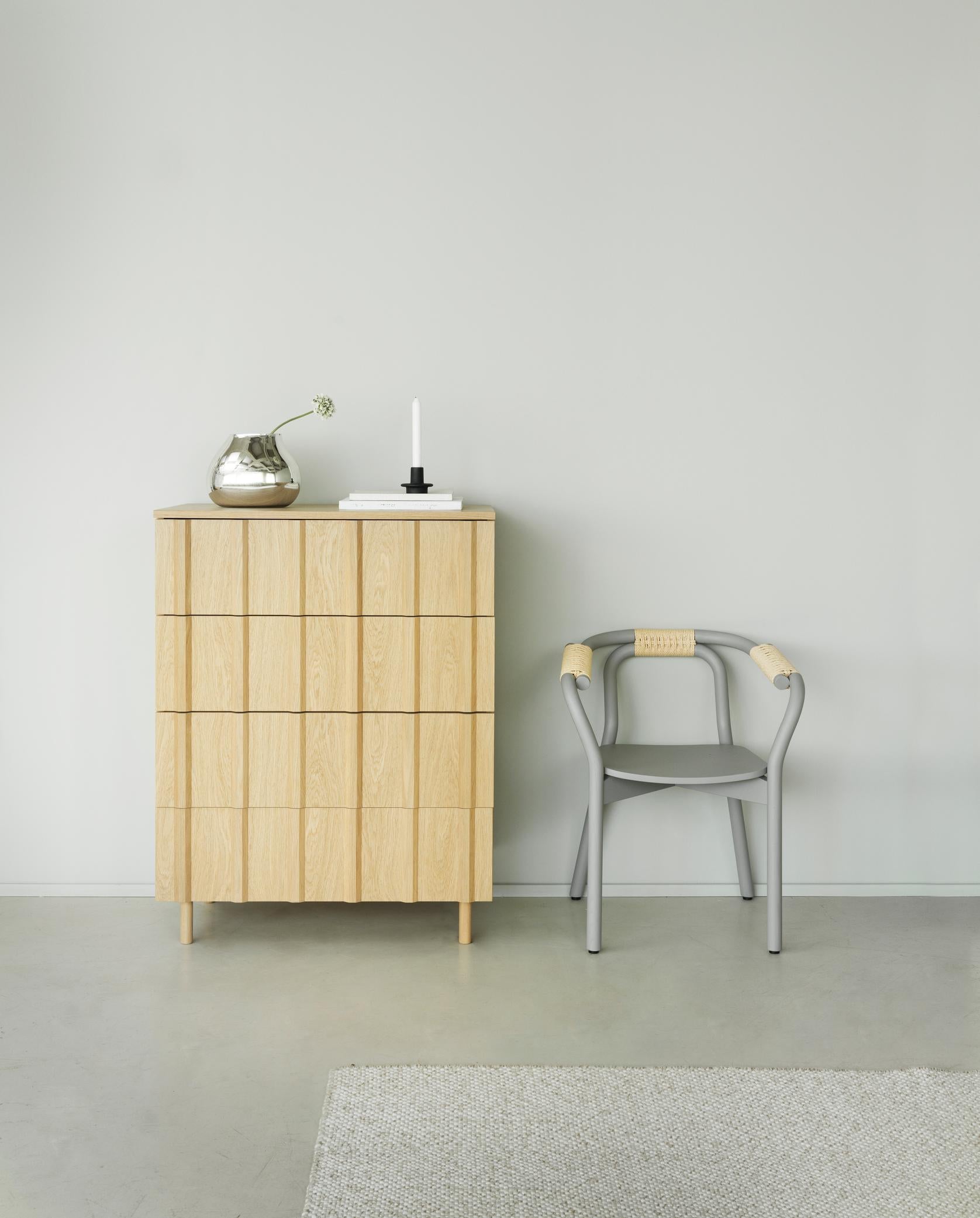 Chest of drawers with RIB drawers oak veneer