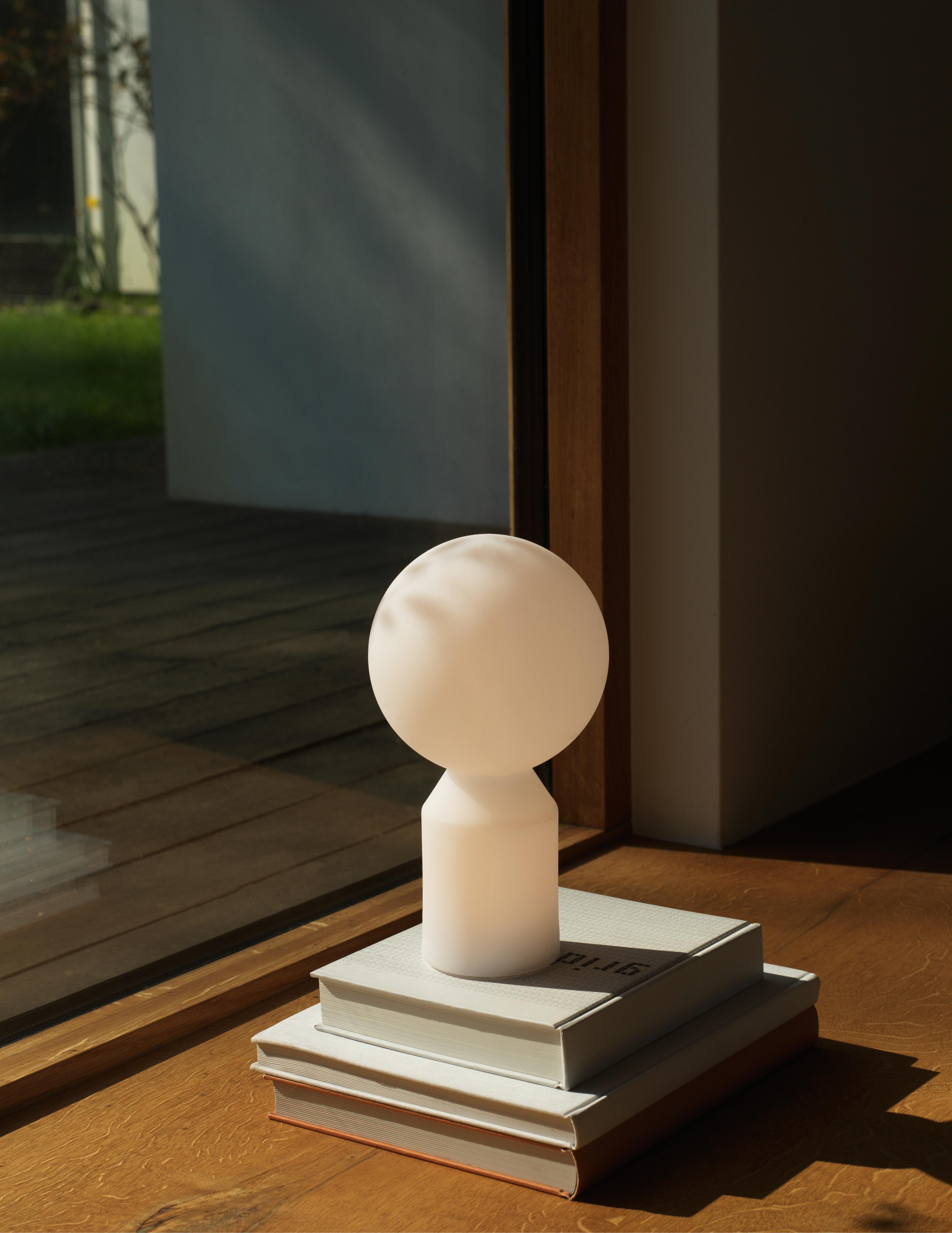YO portable lamp white