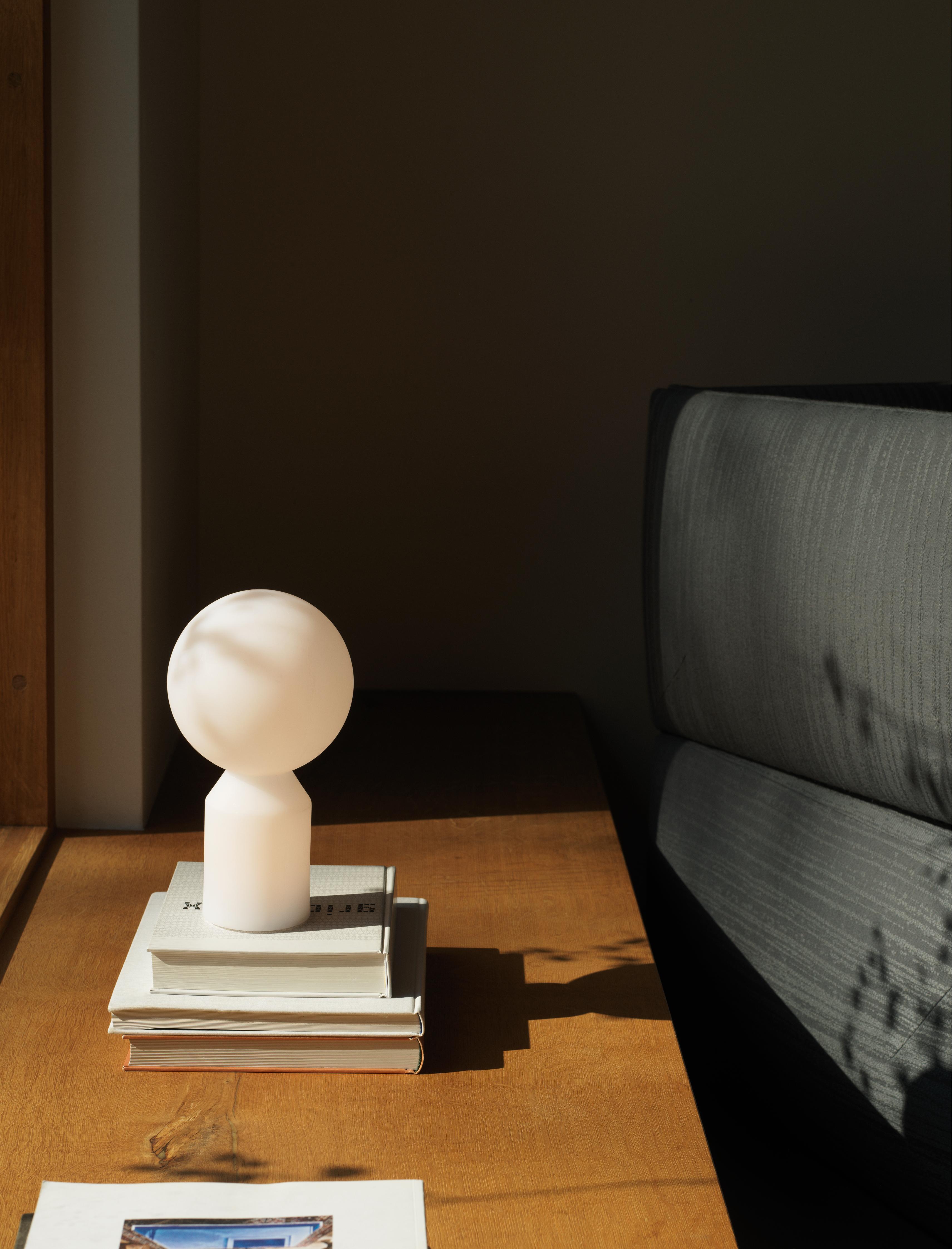 YO portable lamp white
