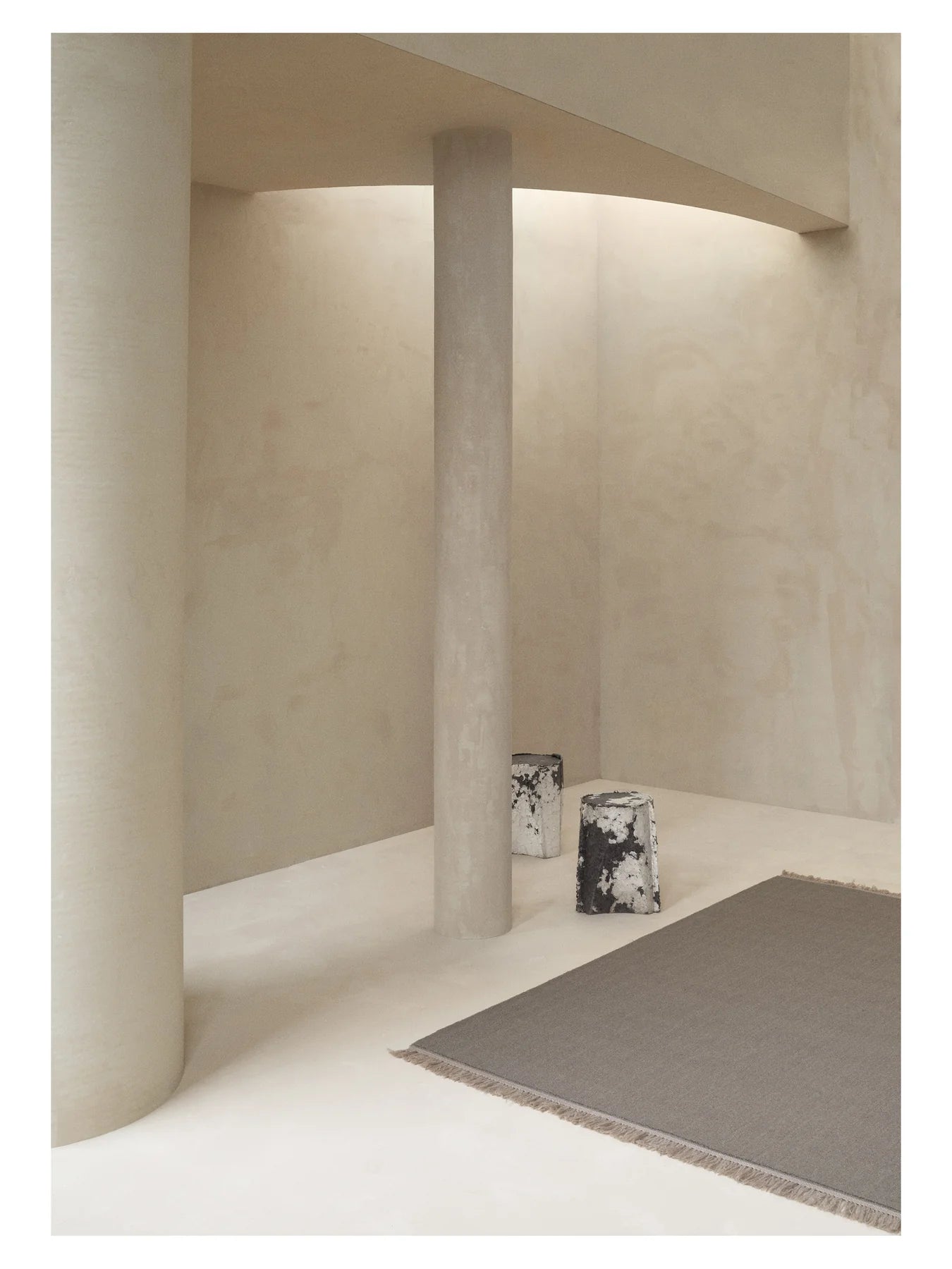 UNE Gray Rug