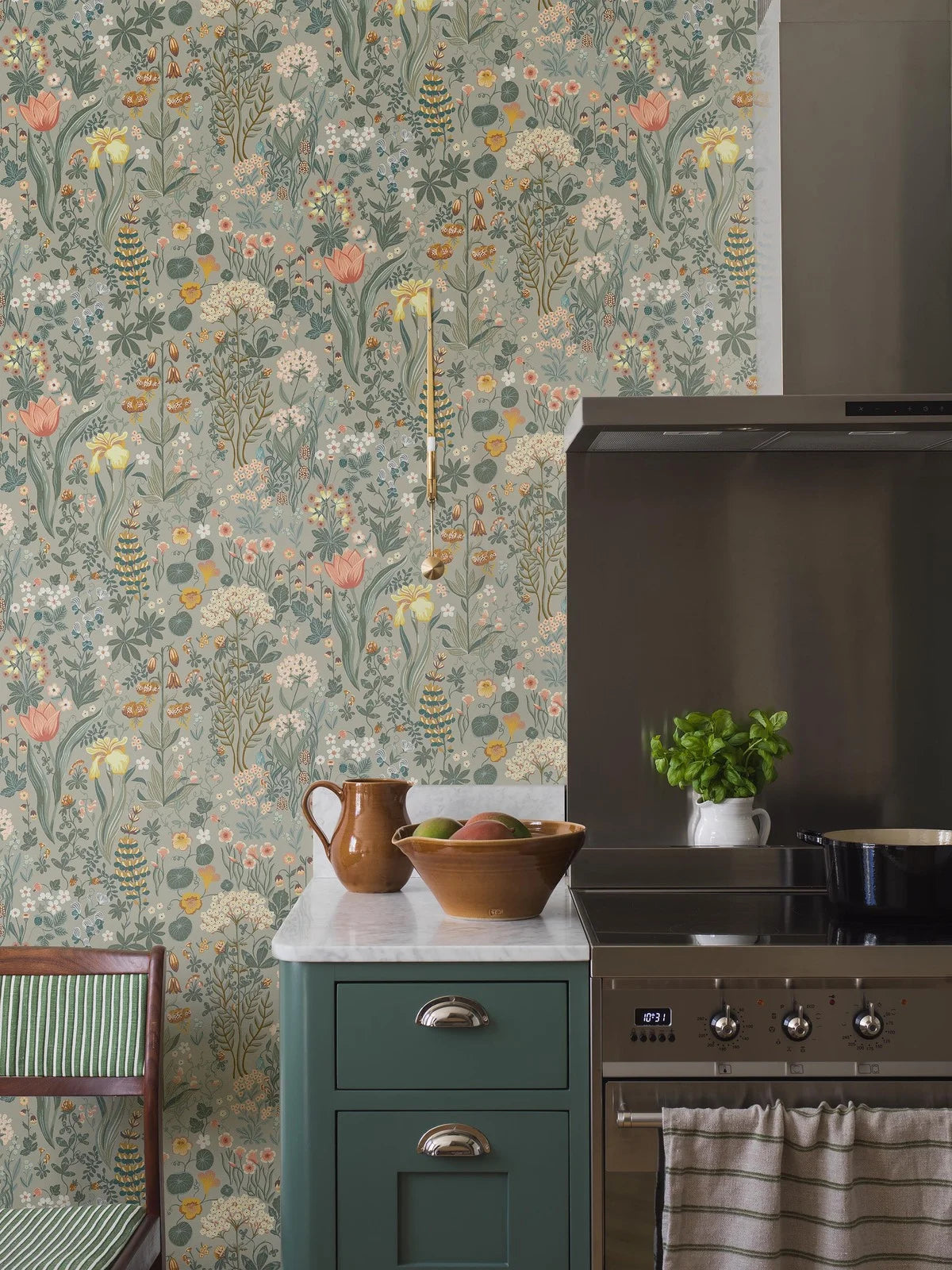 Flower Pattern Wallpaper BLOMSTERHAV Gray with Green