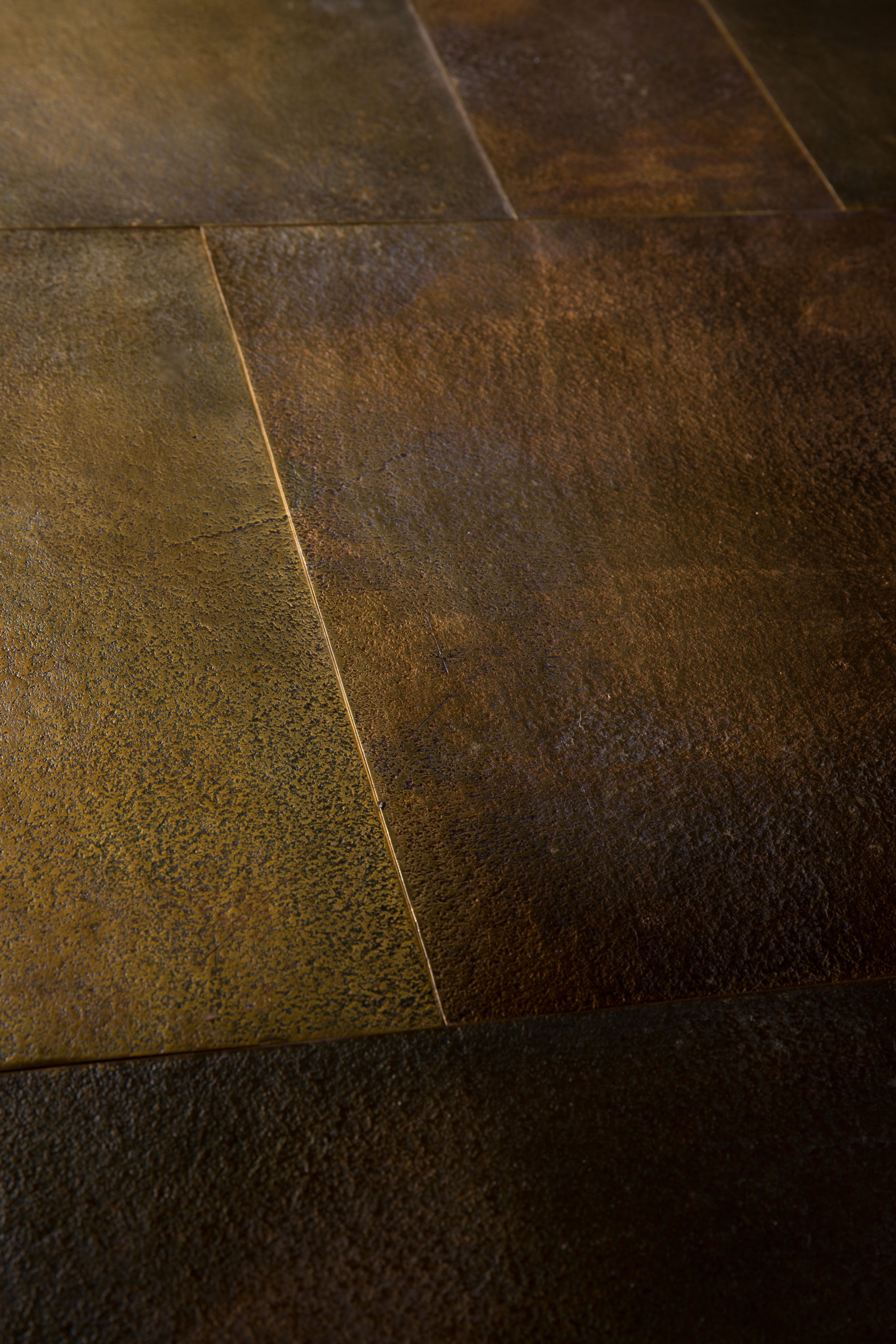 LEE dark brown coffee table with a black base