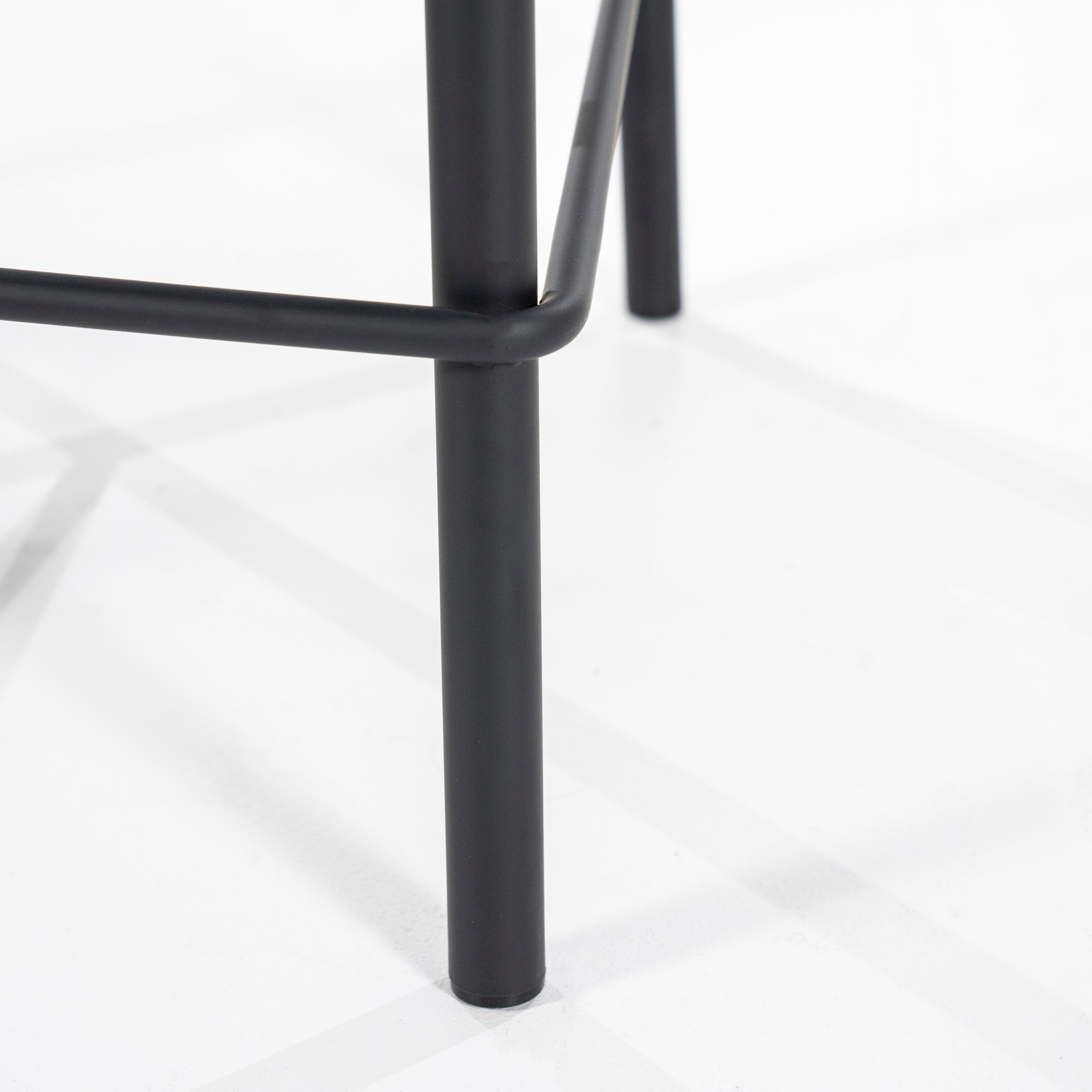 JARI taupe stool