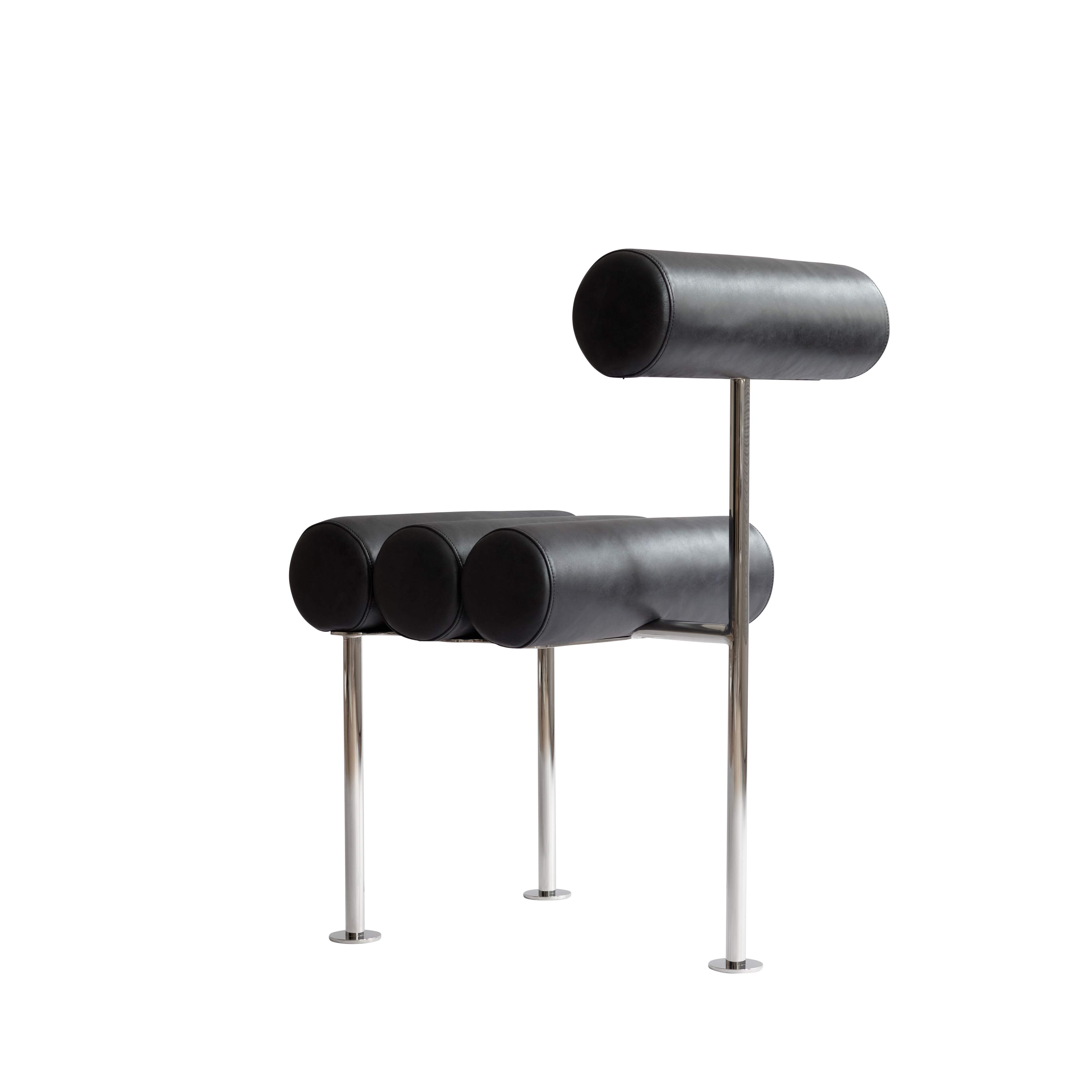HIRO chair black with chrome base