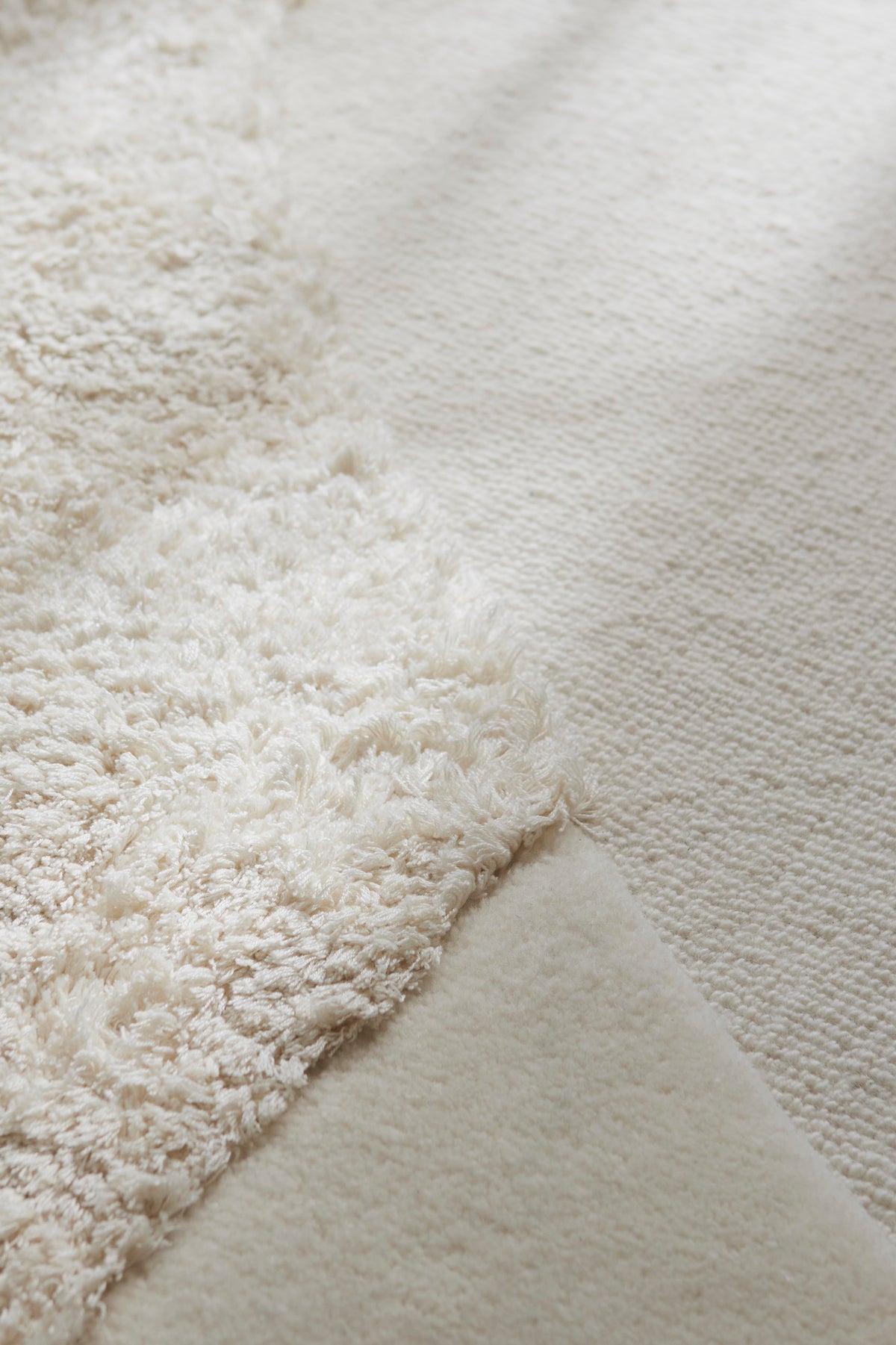 MOLA cream rug