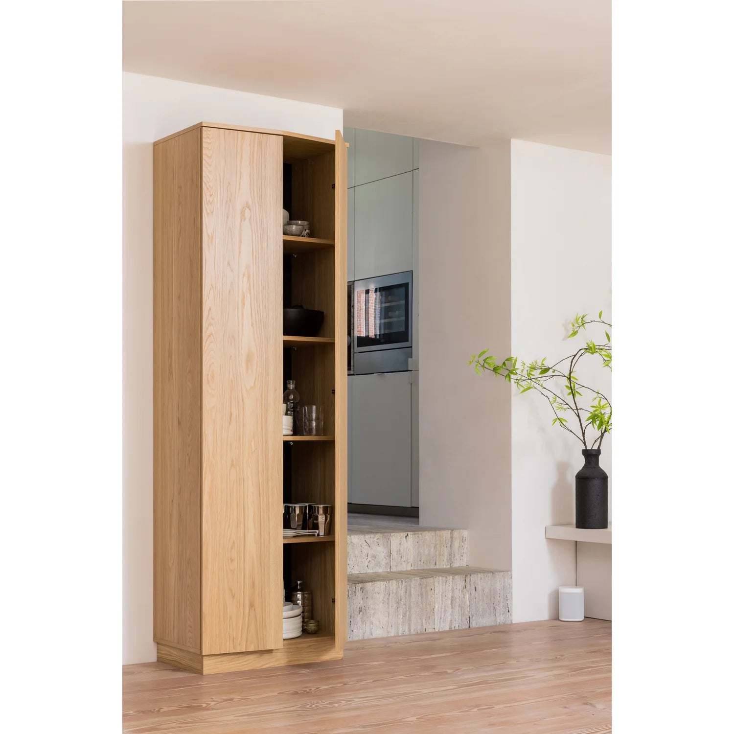 ZUMA Schrank aus Eichenfurnier