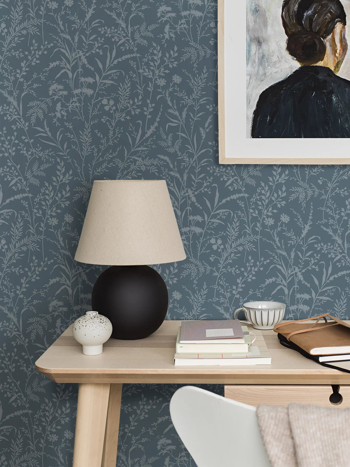 Non-woven paper wallpaper with a floral pattern FLORIAN blue