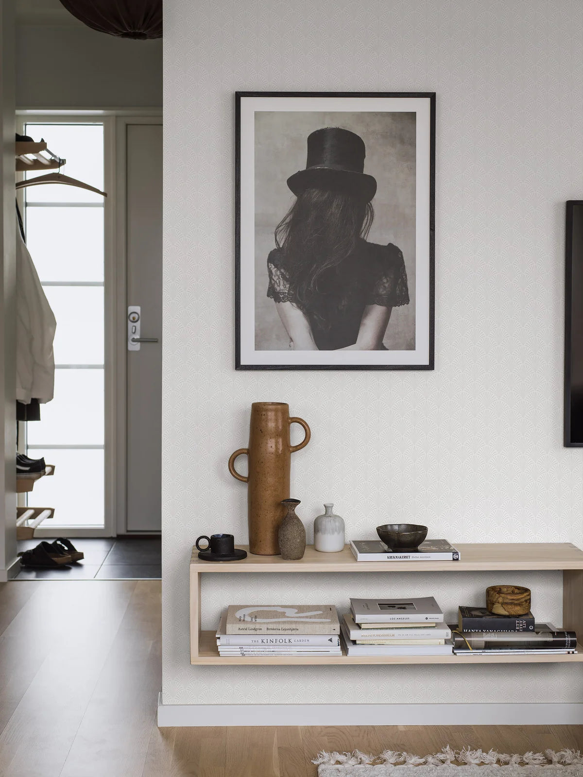 Non-woven paper wallpaper with geometric pattern SAMIRA broken white