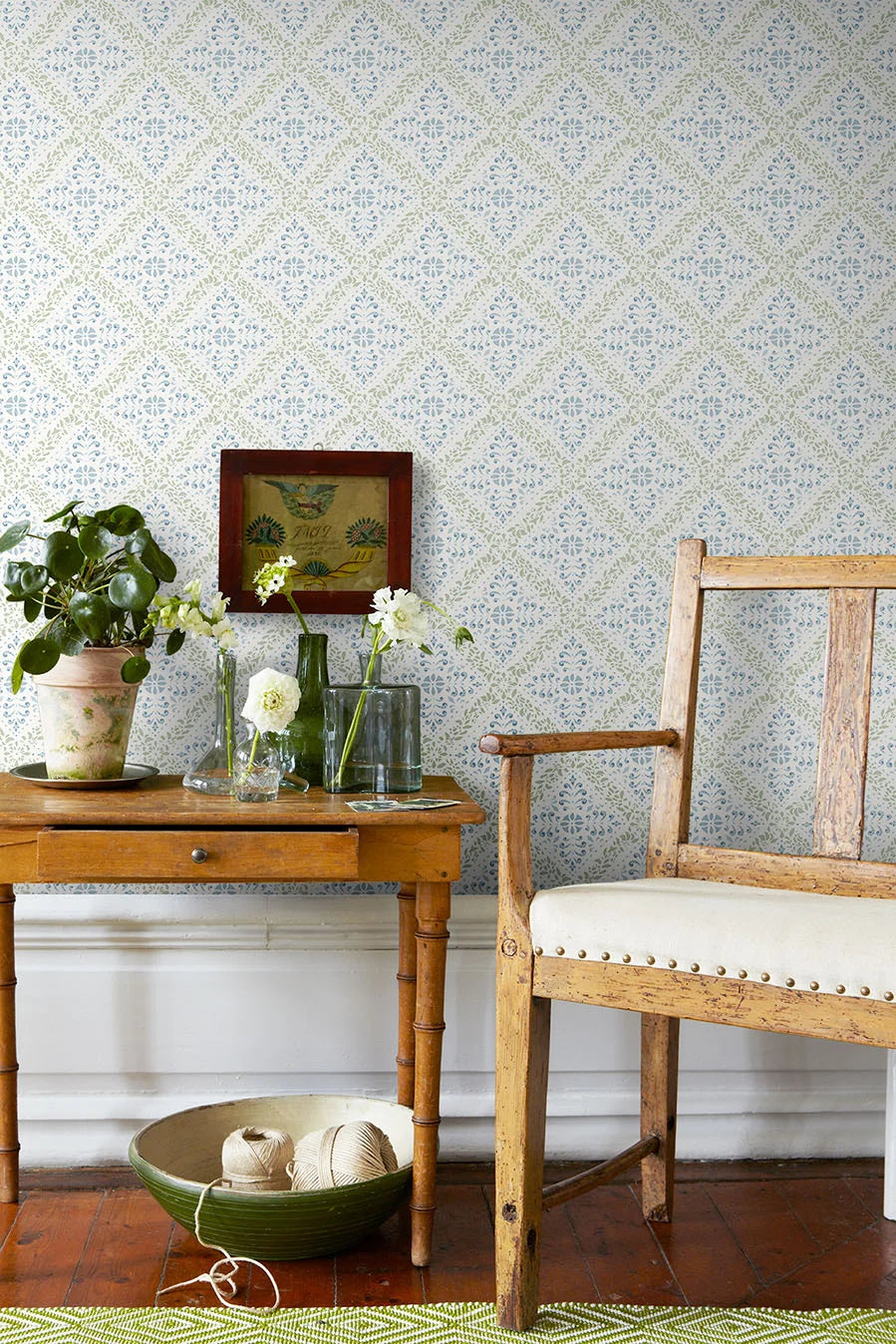 Non-woven paper wallpaper with abstract pattern NYBORG blue with green