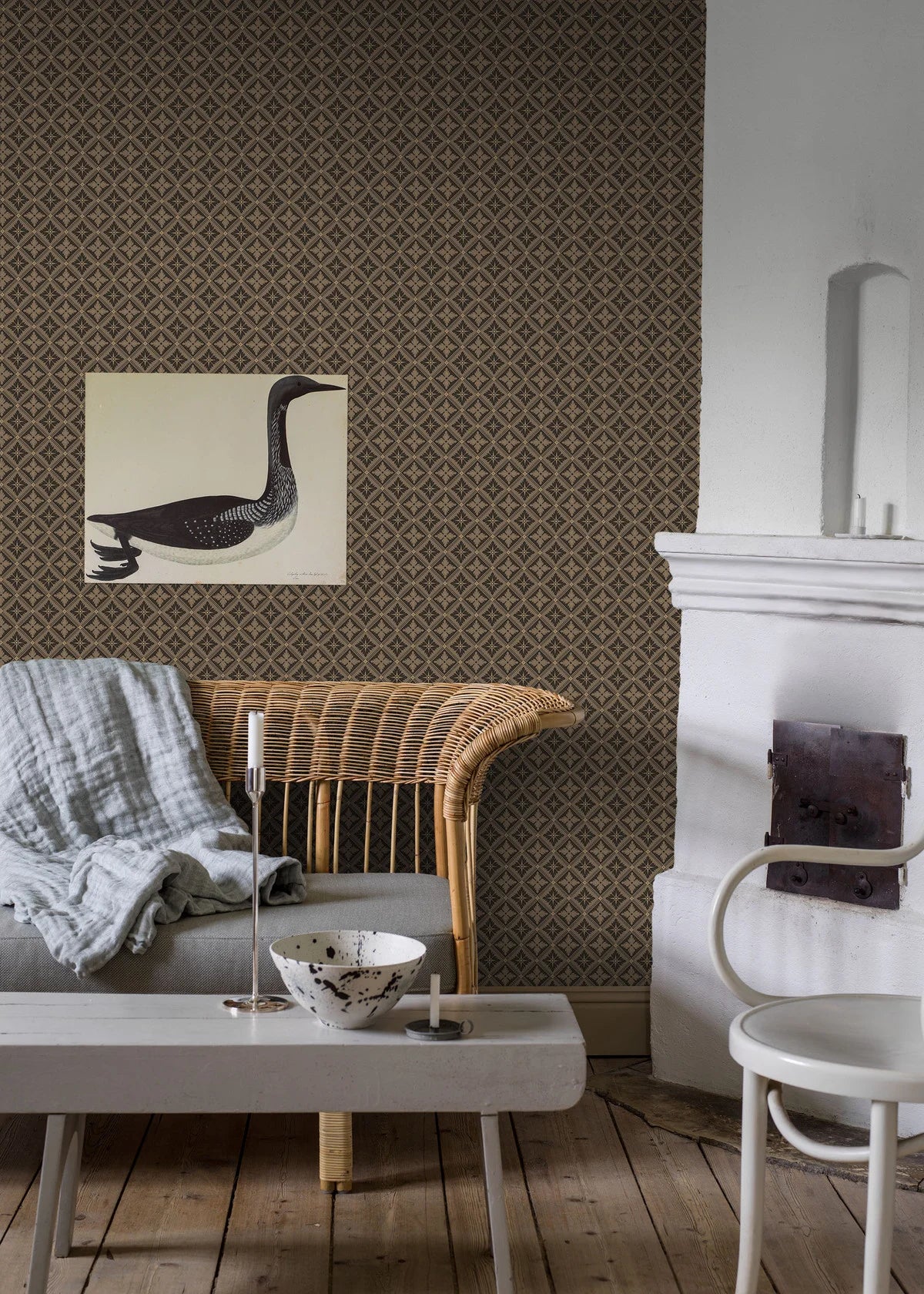 Non-woven paper wallpaper with geometric pattern LOKA brown with black
