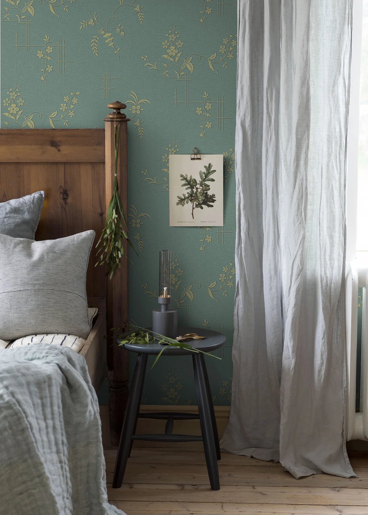 Non-woven paper wallpaper with a plant pattern ULRICEHAMN turquoise green