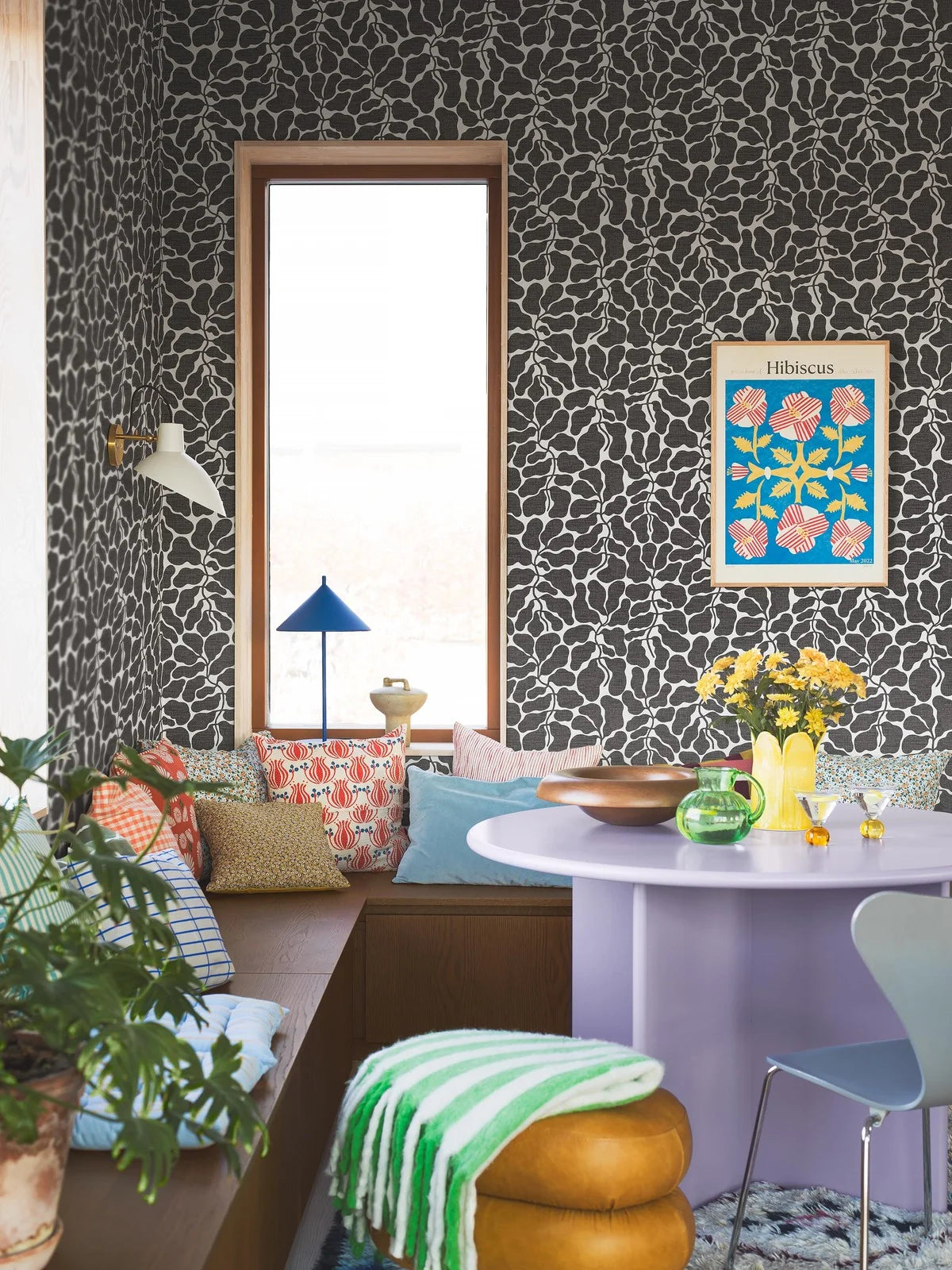 Non-woven paper wallpaper with a botanical pattern MY SECRET GARDEN black and white