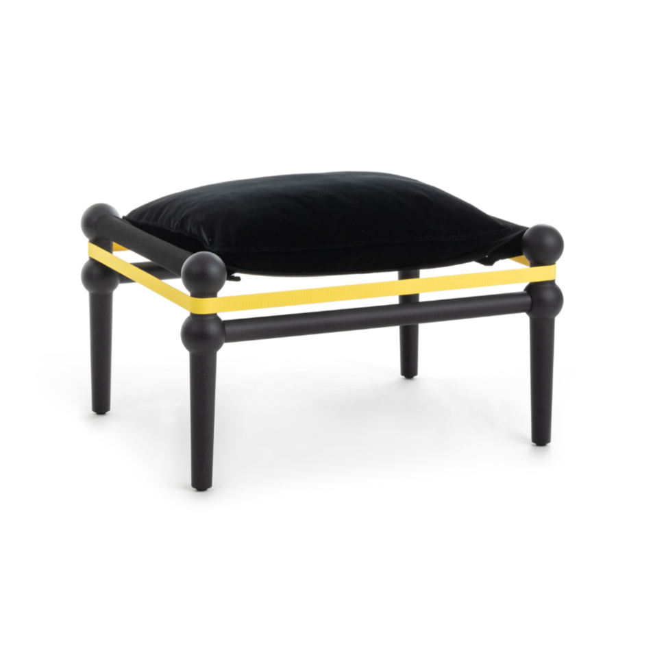 TWAIN personalisierter Ottoman mit schwarzem Buchensockel