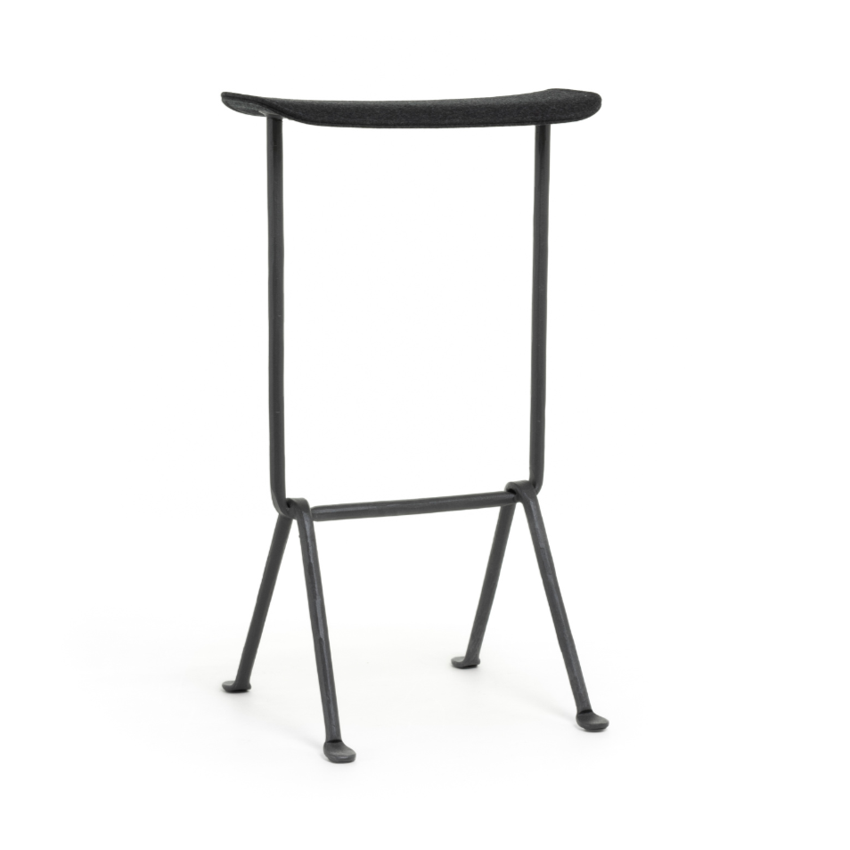 OFFICINA bar stool with anthracite base and black seat