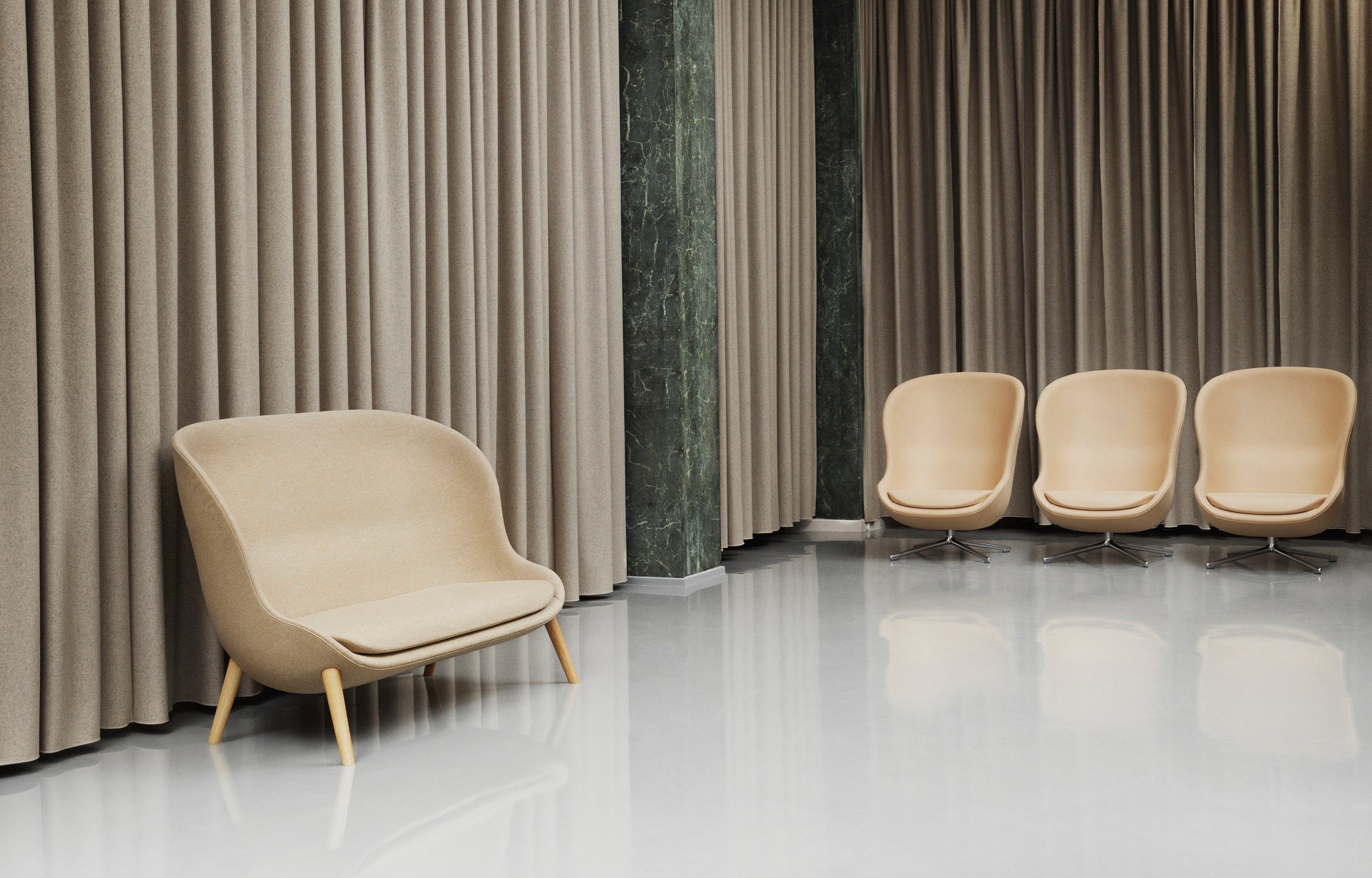 Hyg Upholstered sofa with an oak base