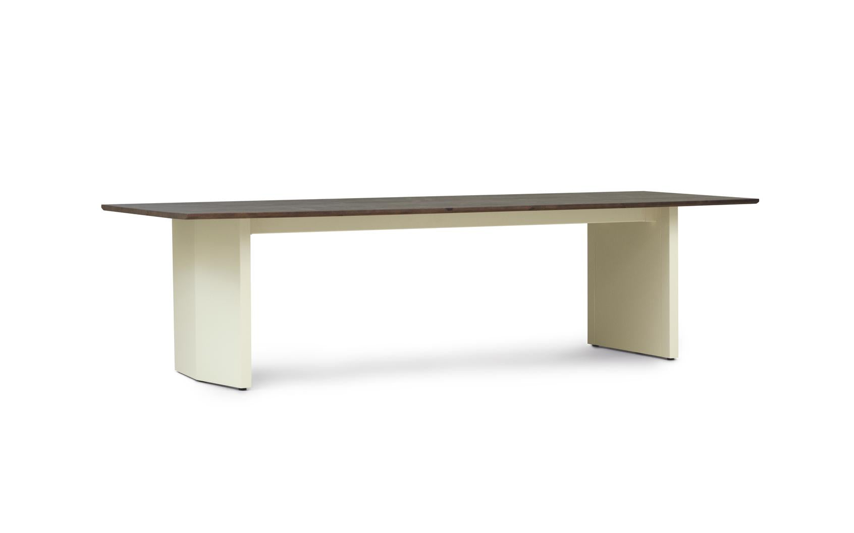 Creme -Panel -Tisch