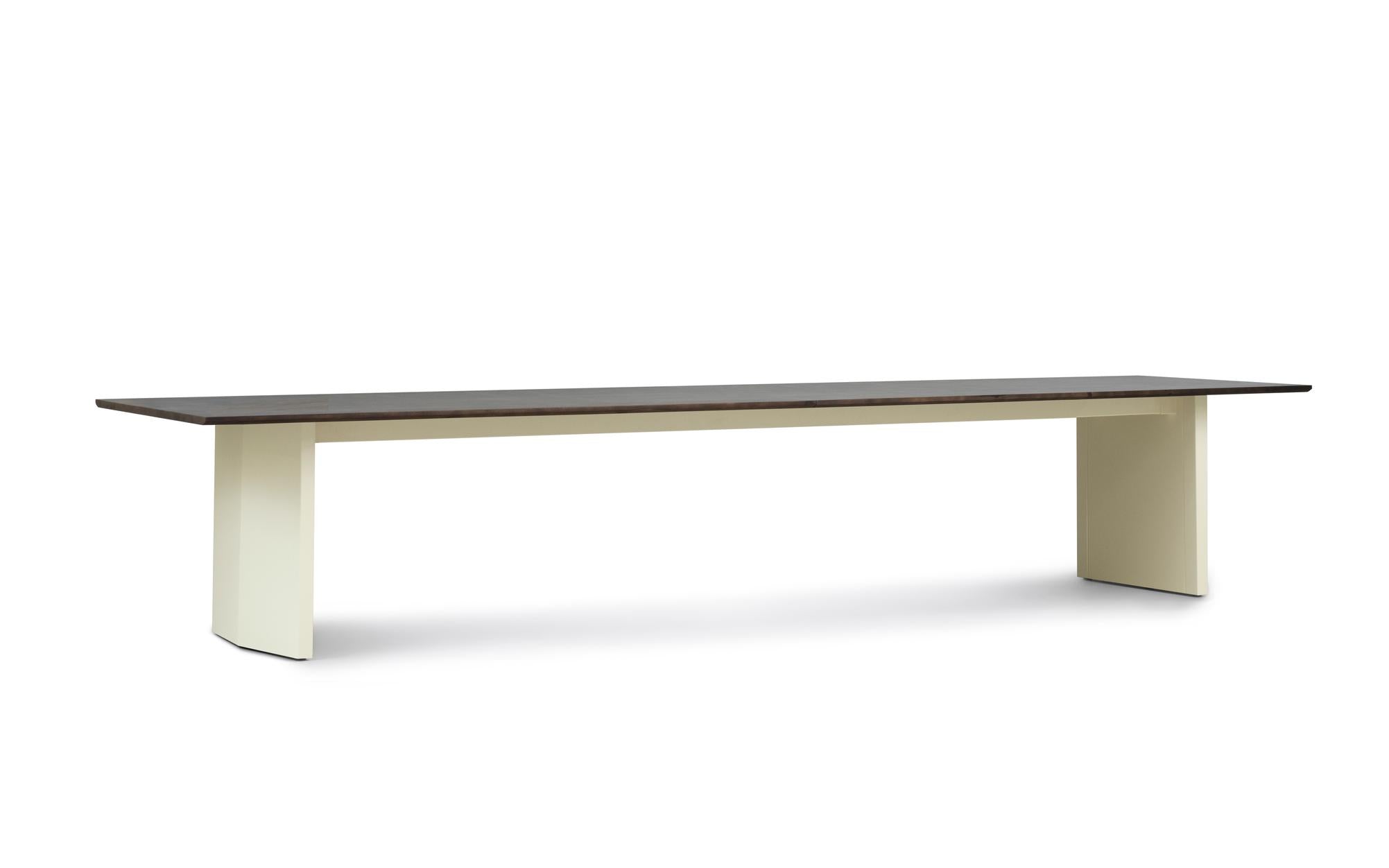 Creme -Panel -Tisch