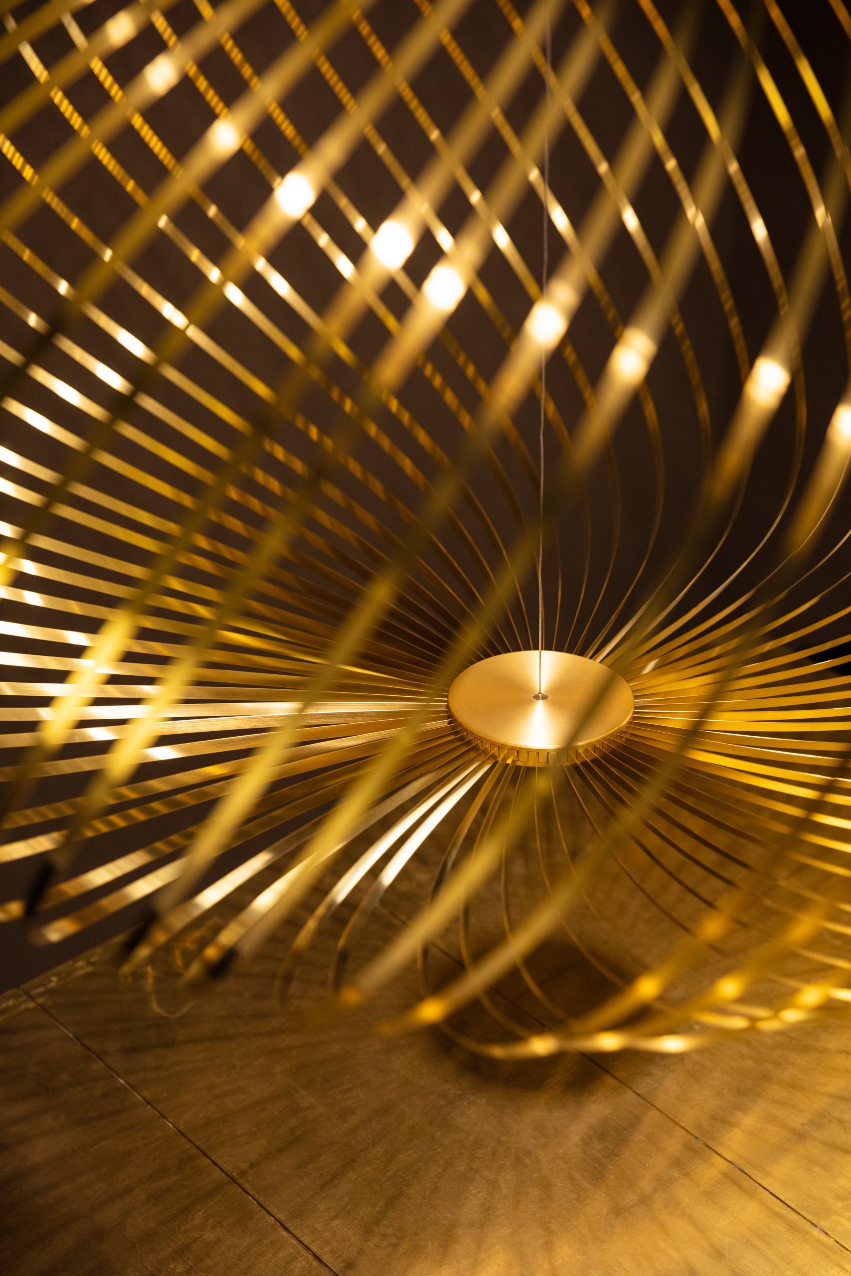 Spring zloty hanging lamp