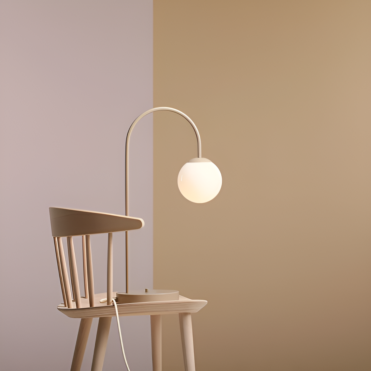 Una beige table lamp