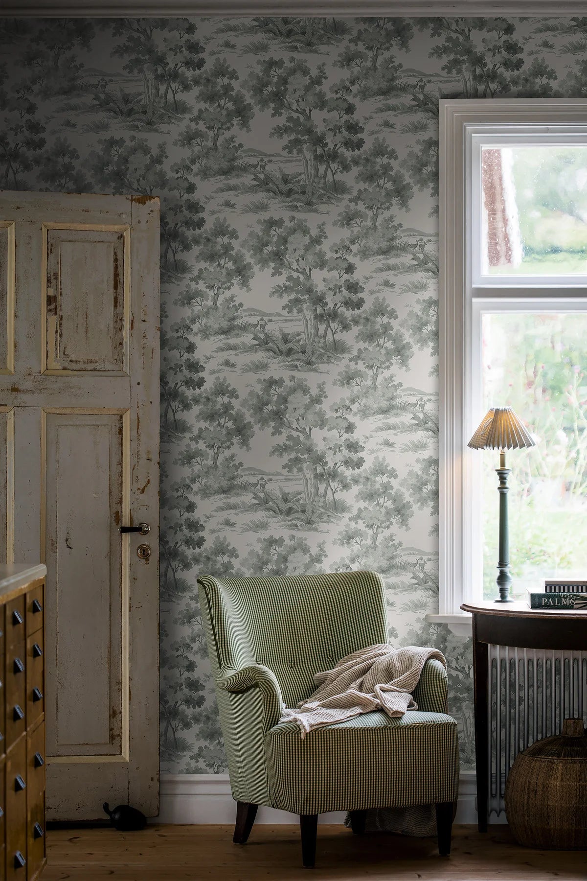 Non-woven paper wallpaper with a botanical pattern COUNTRYSIDE MORNING beige with green