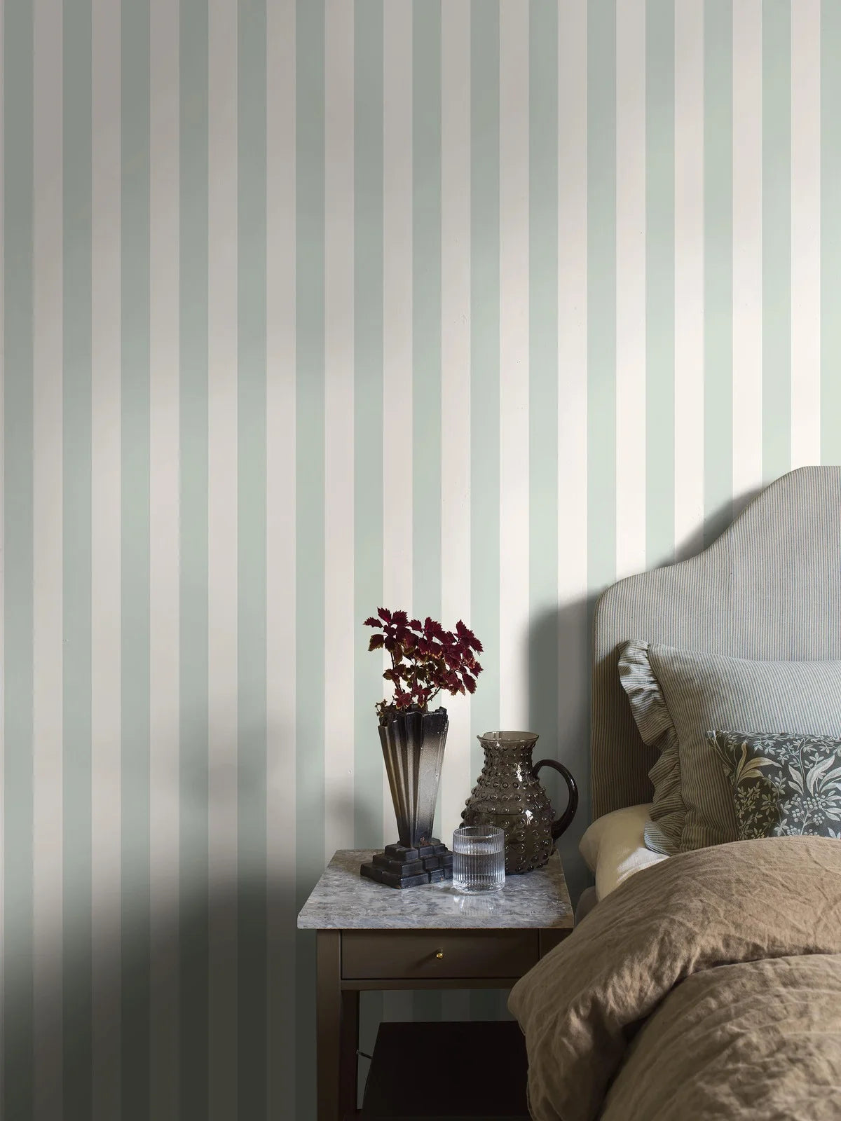 Non-woven paper wallpaper in stripes FALSTERBO STRIPE white with green