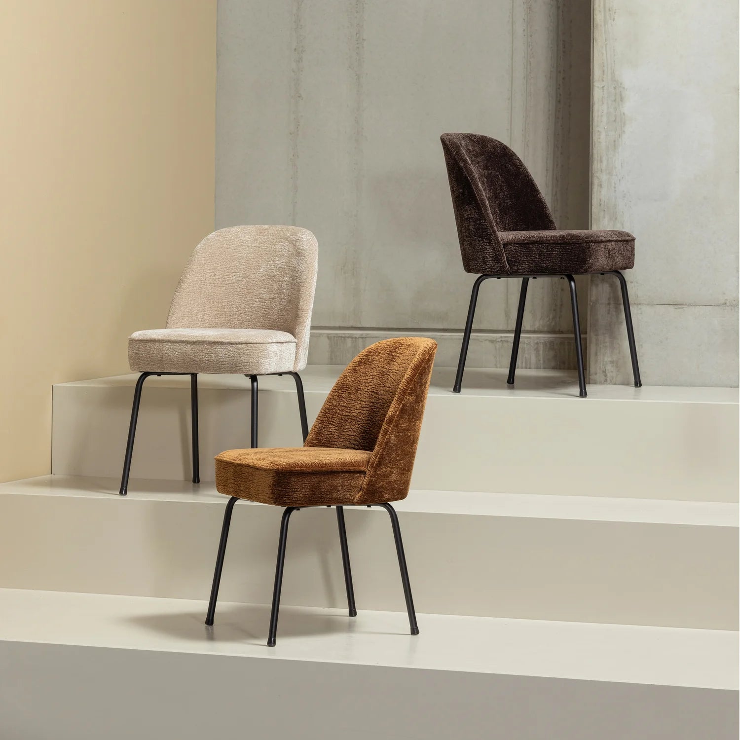 Vogue 3D Sandy chair from a black base