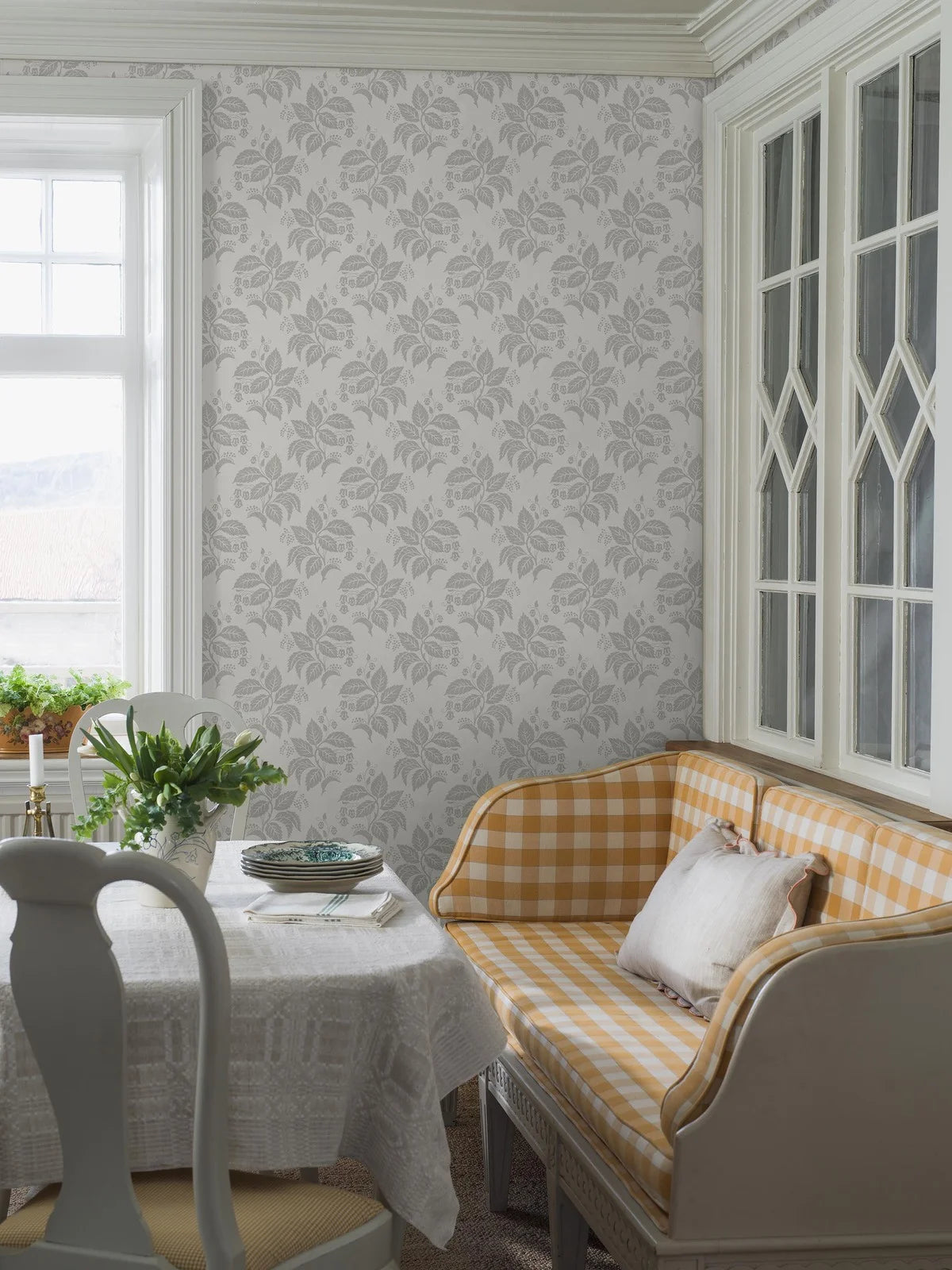 Non-woven paper wallpaper with a plant pattern TENGBERGSKA white with gray