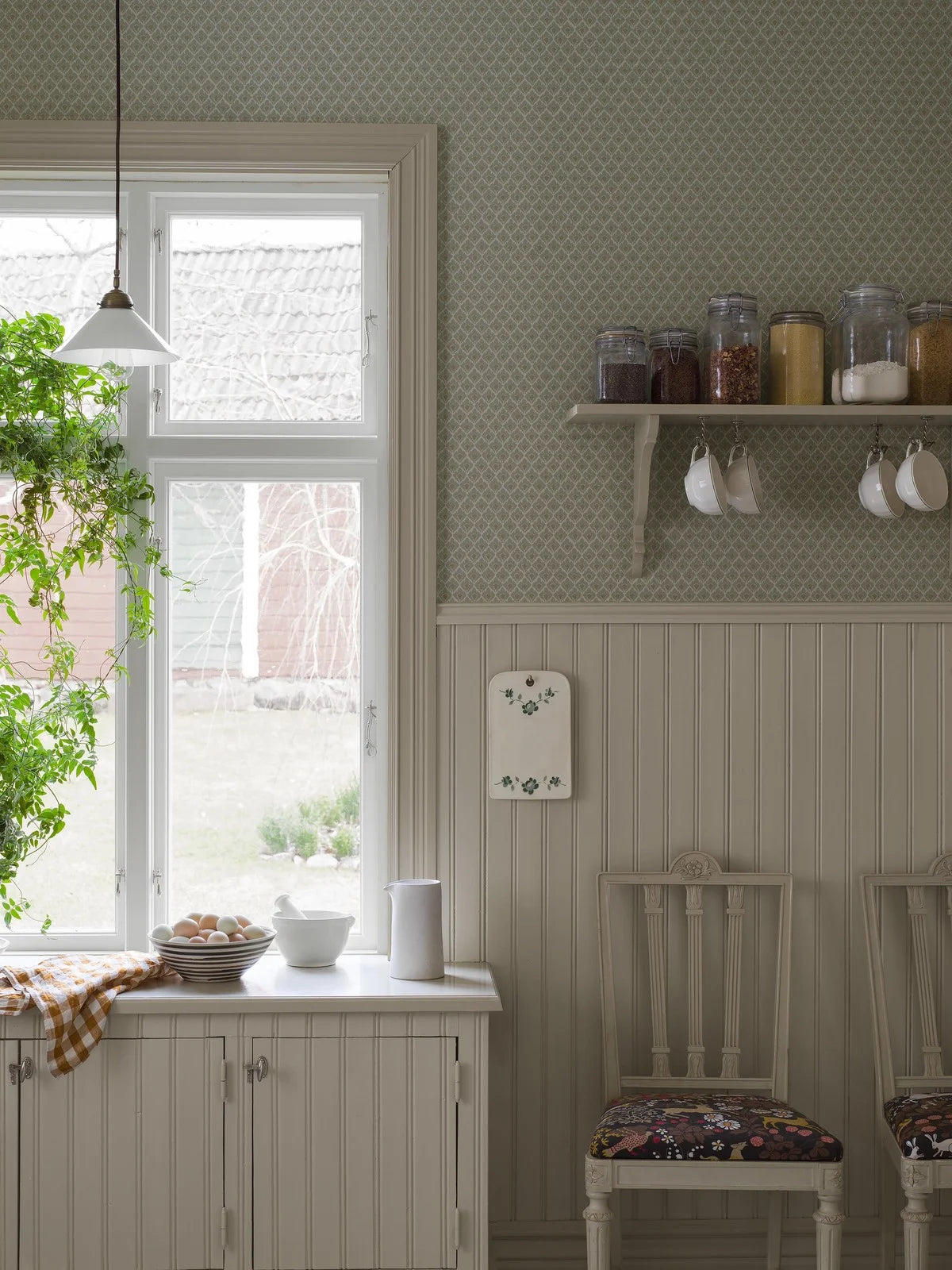 Non-woven paper wallpaper with geometric pattern SVEA green