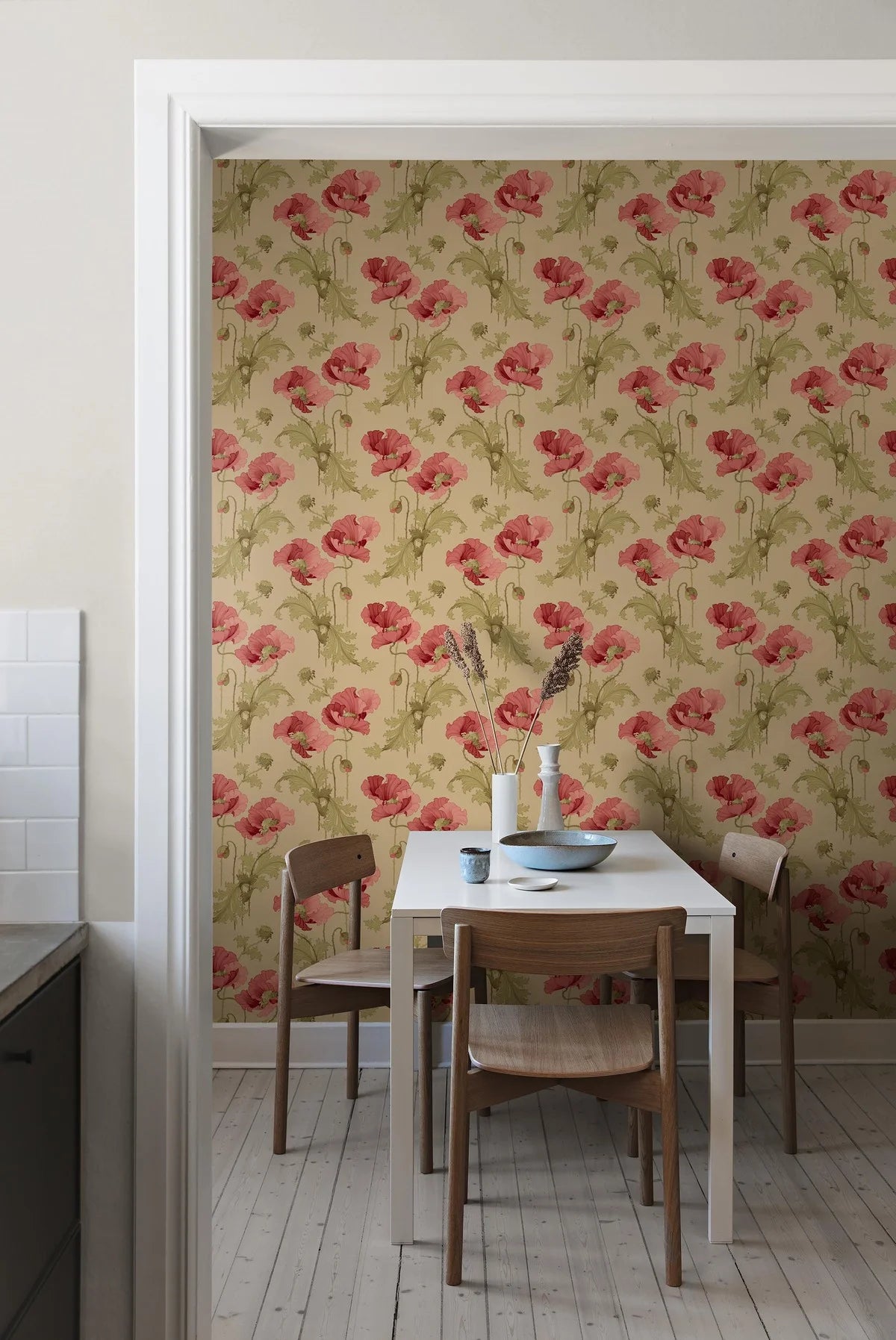 Non-woven paper wallpaper with a floral pattern VALLMO beige with pink