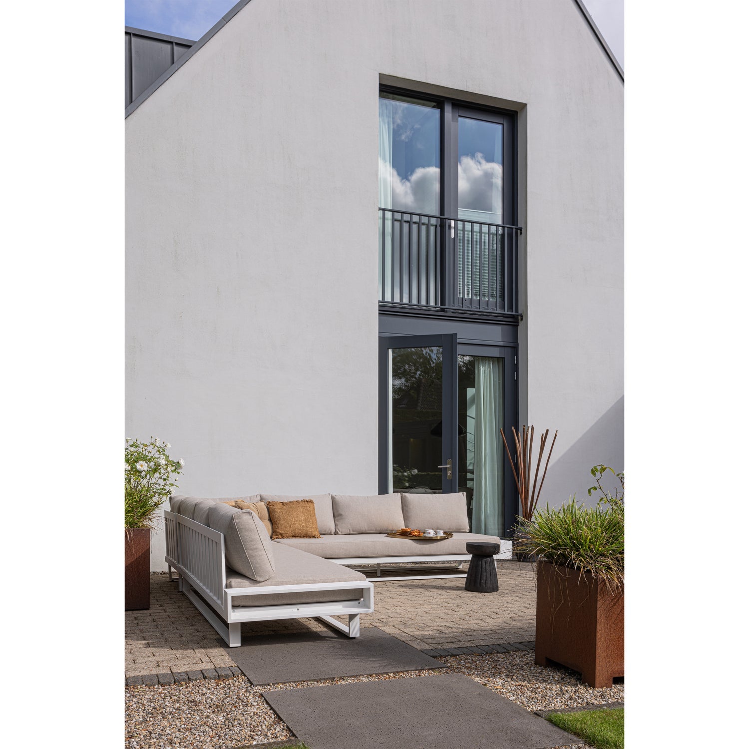Flint white with beige