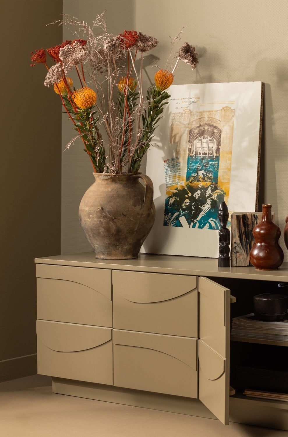 Teo Poparta RTV cabinet