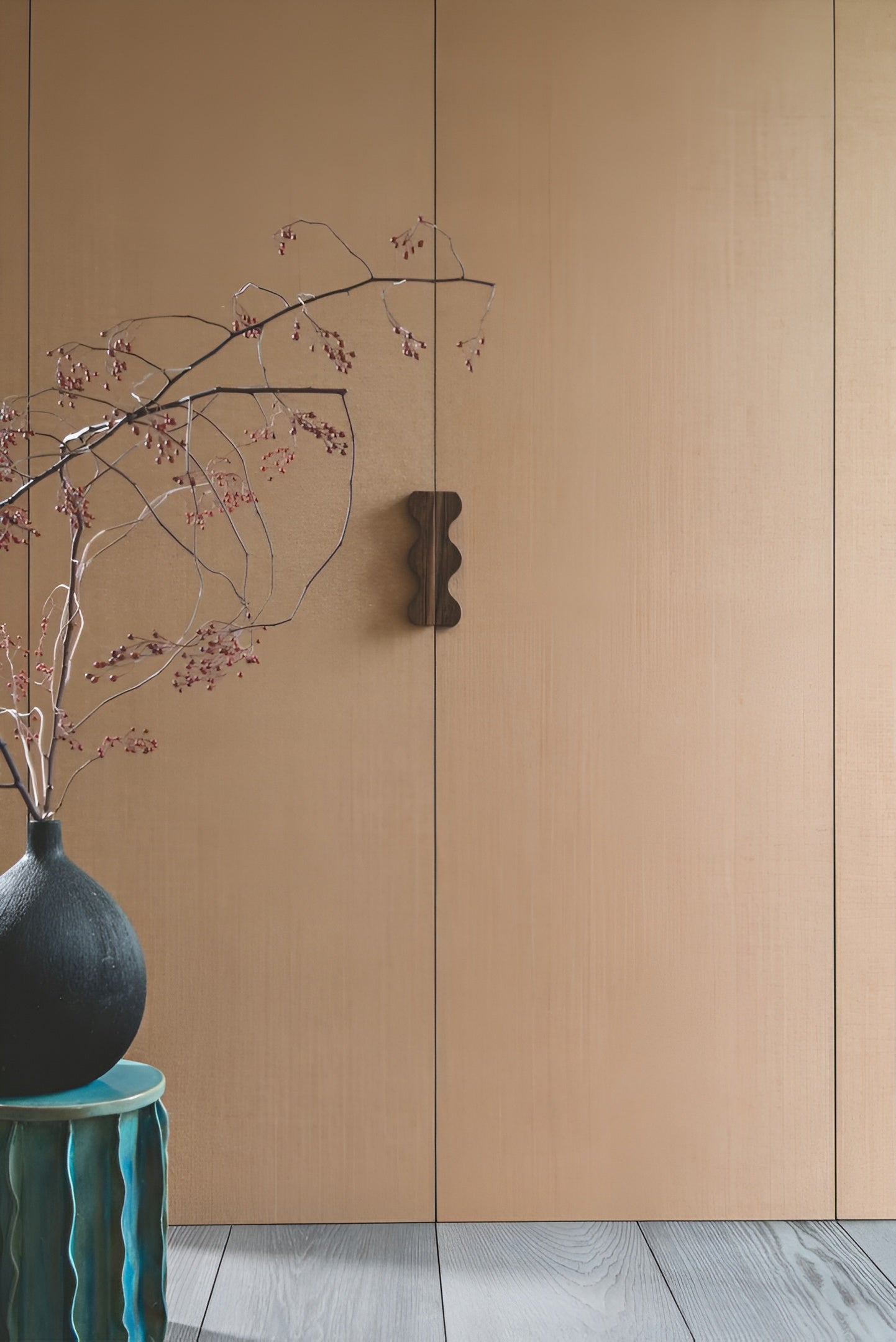 KIRA - MARRON GLACÉ beige structural woven wallpaper resembling raffia