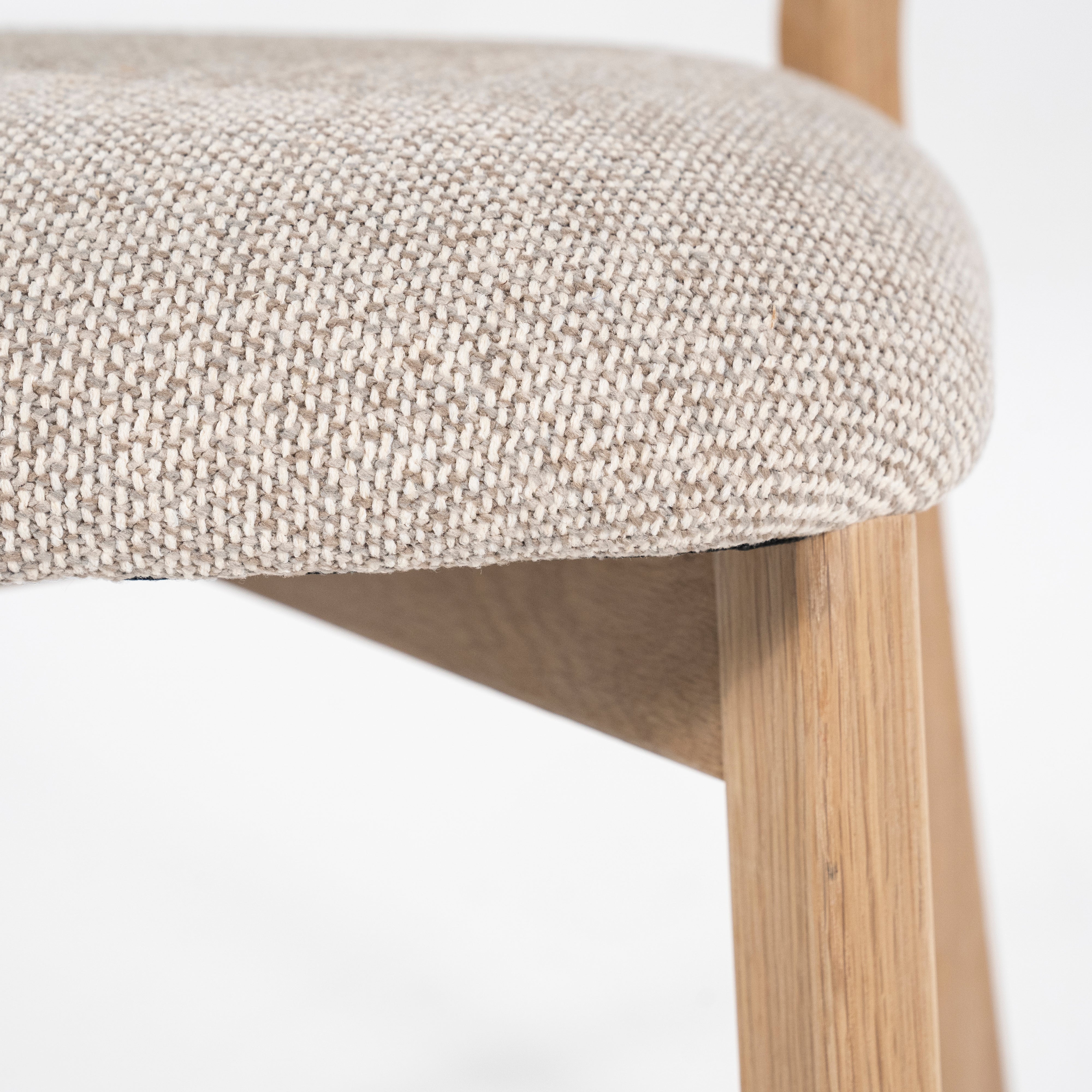 MIKKY taupe chair with oak base