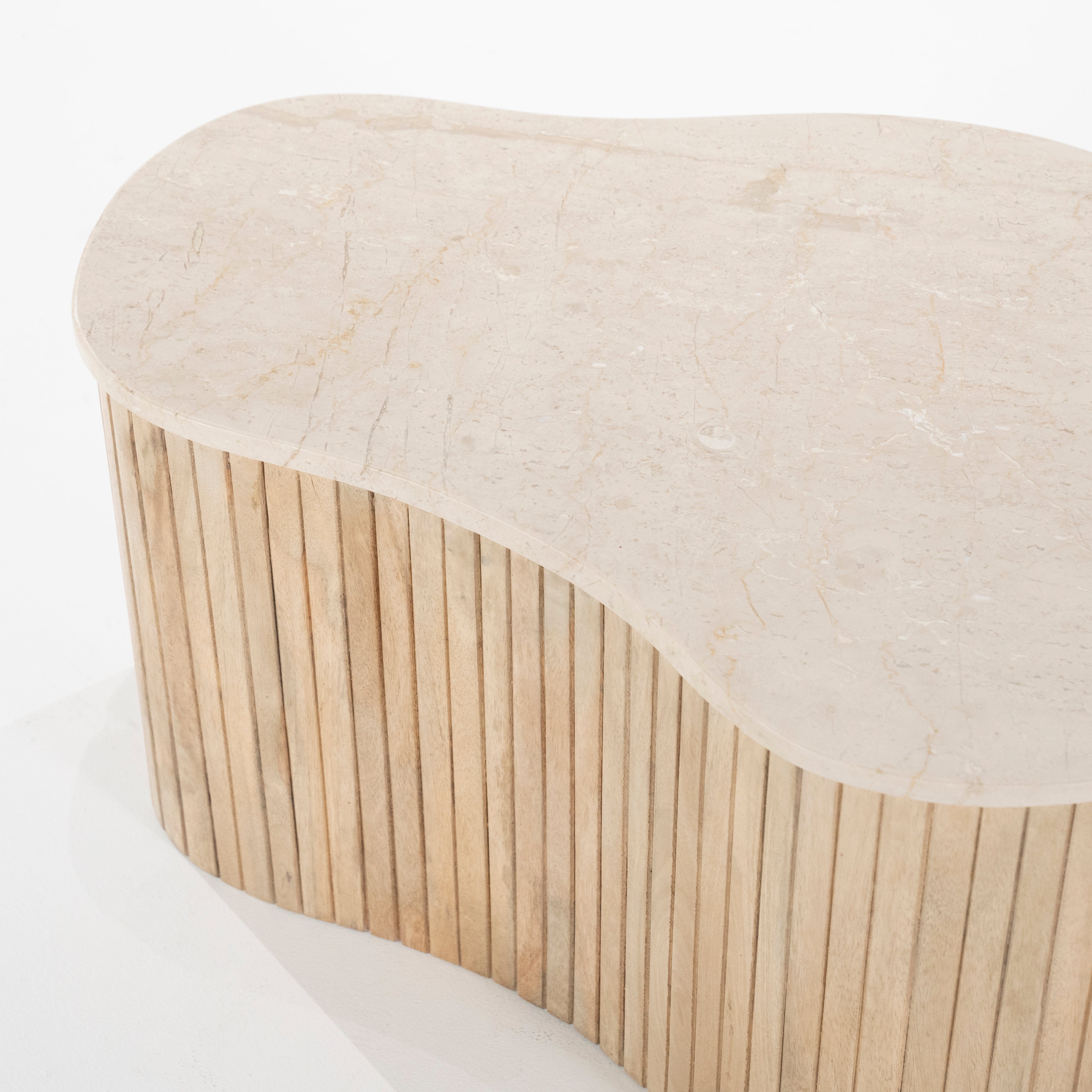 KIRA coffee table made of mango wood with a marble top