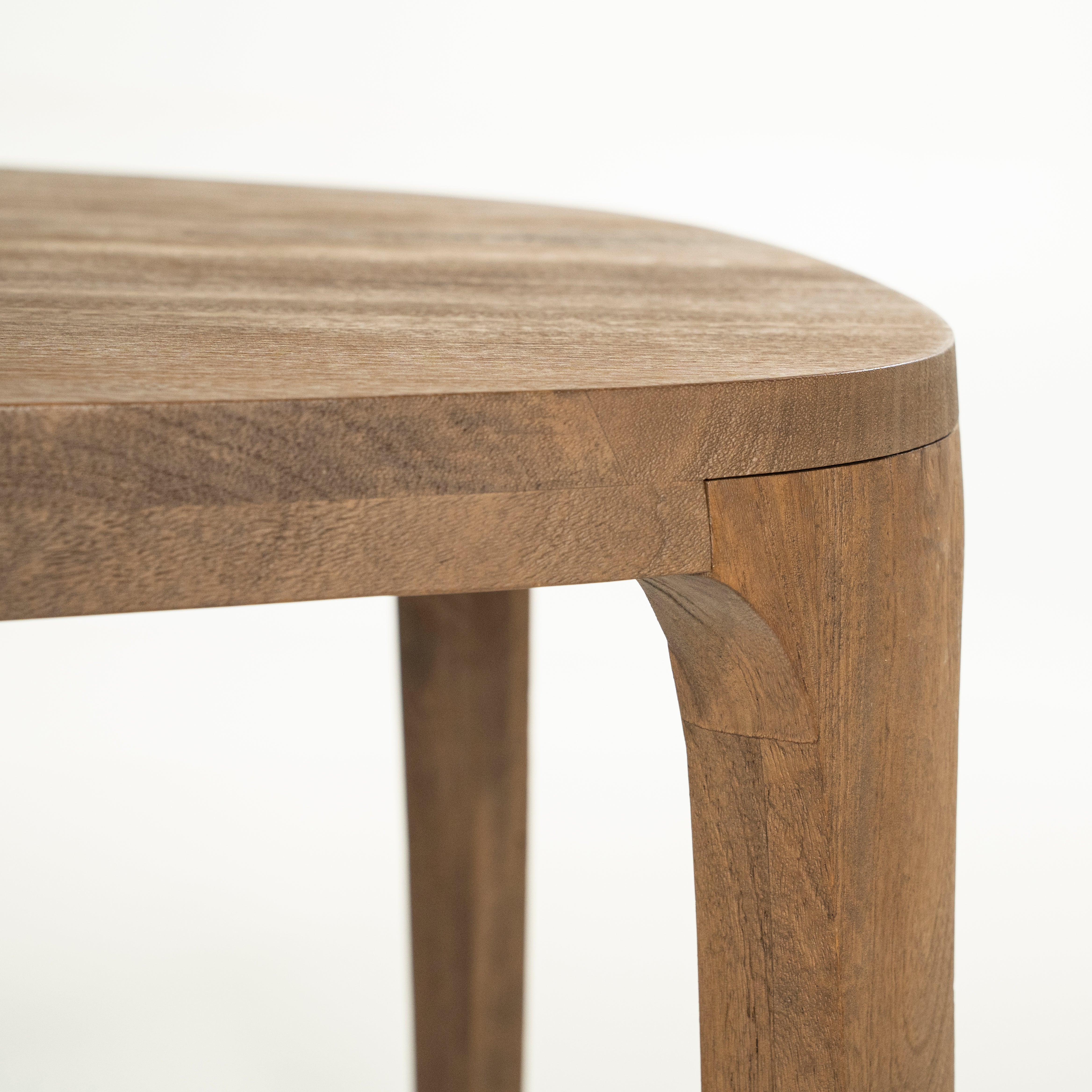 TAYLOR Mango Wood Table