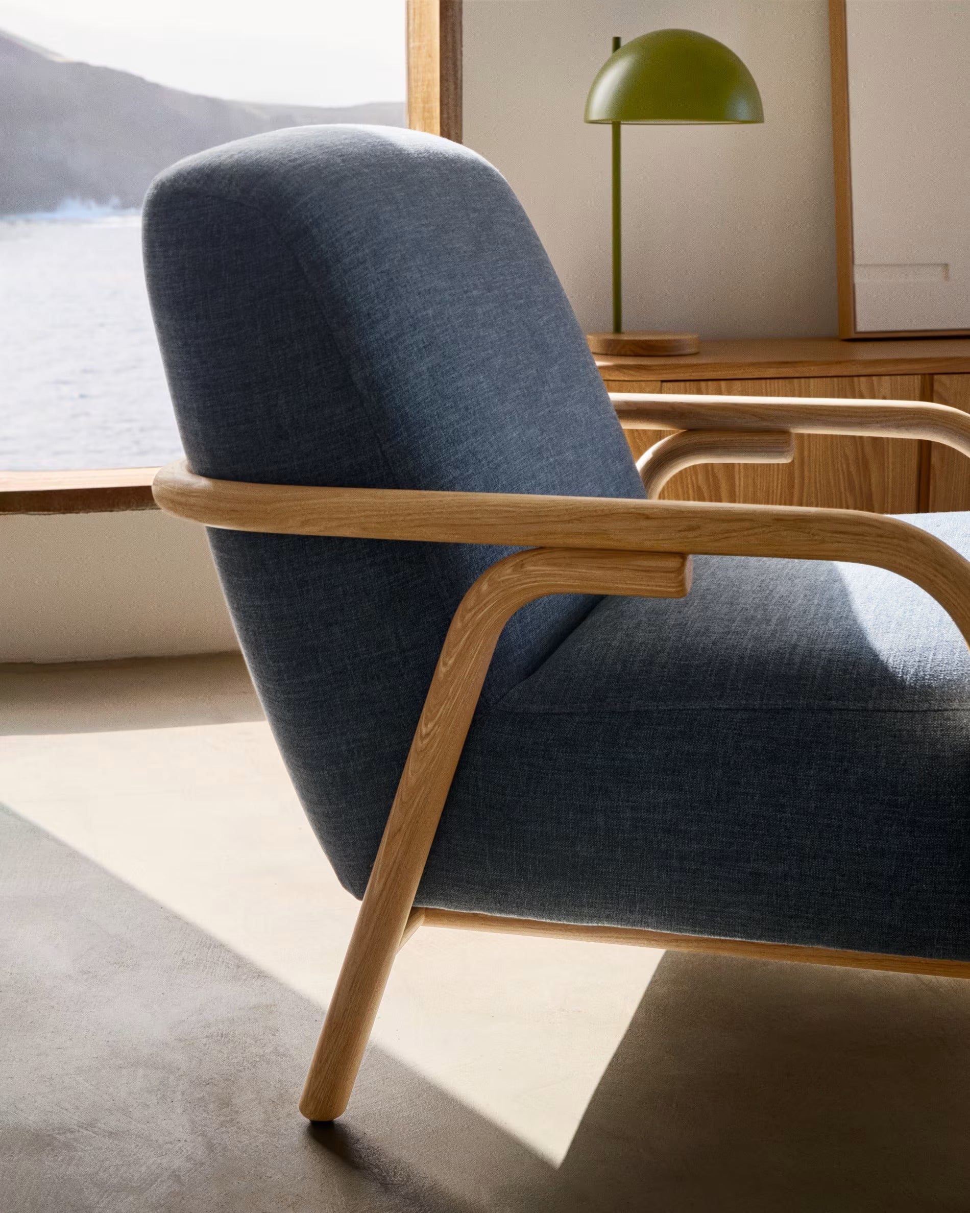 SYLO armchair blue with ash base
