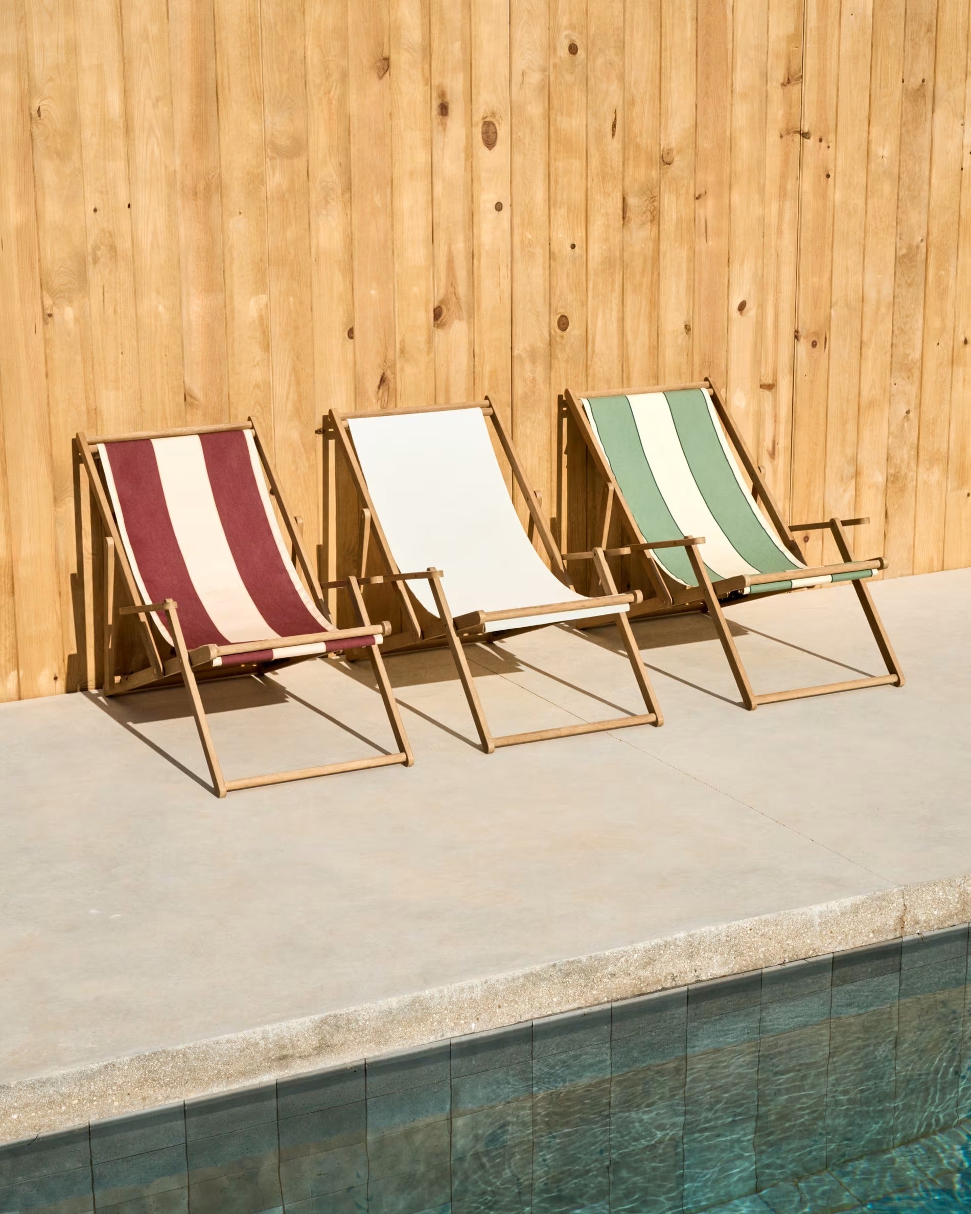 VILARA Burgunderbeiger Liegestuhl mit Akaziengestell